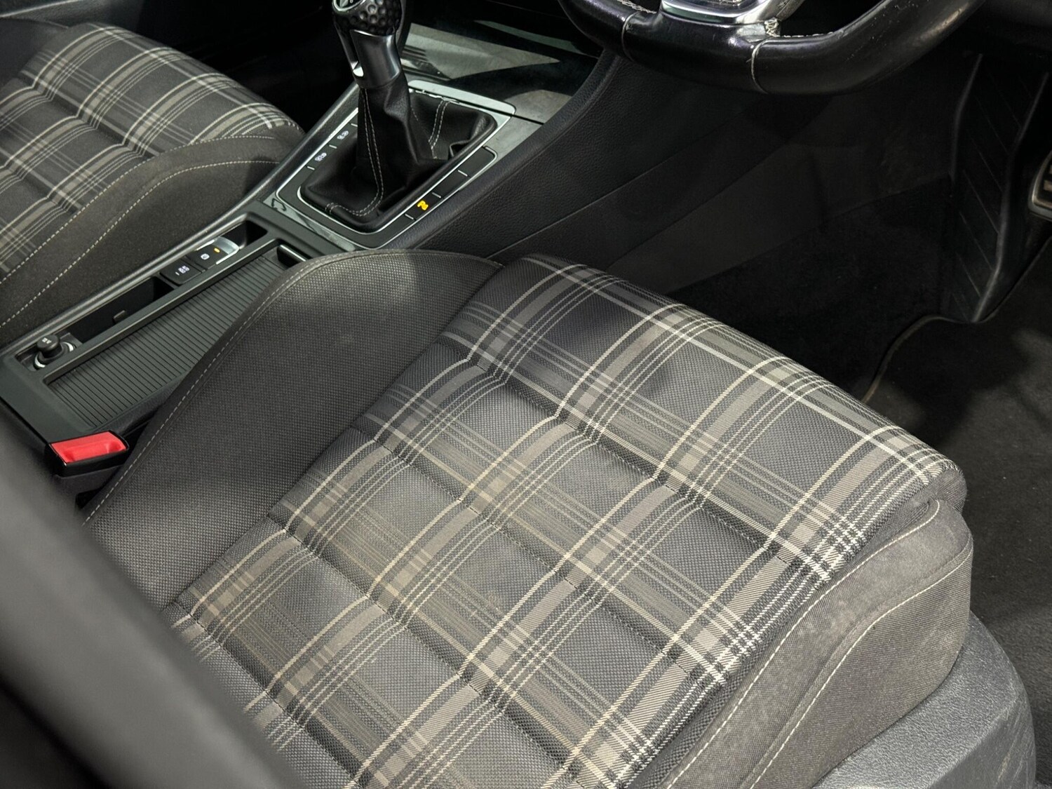 Used Volkswagen Golf 2017 for sale - 76942660: Photo 64