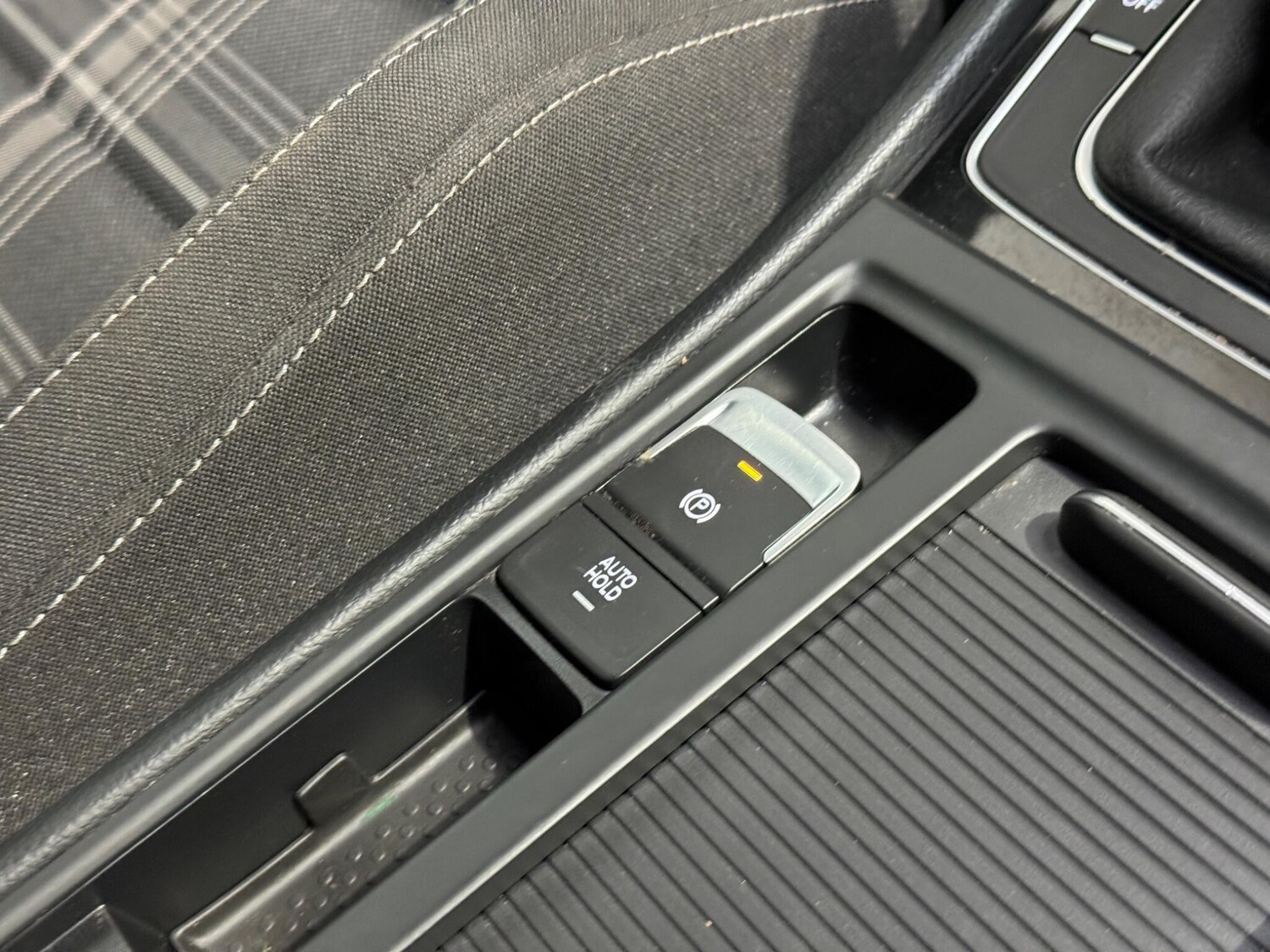 Used Volkswagen Golf 2017 for sale - 76942660: Photo 68