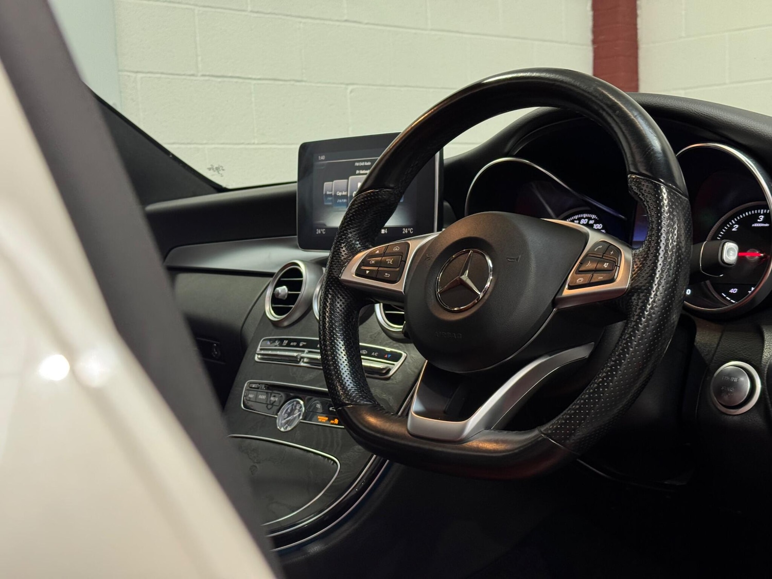 Used Mercedes-Benz C Class 2017 for sale - 76965387: Photo 16