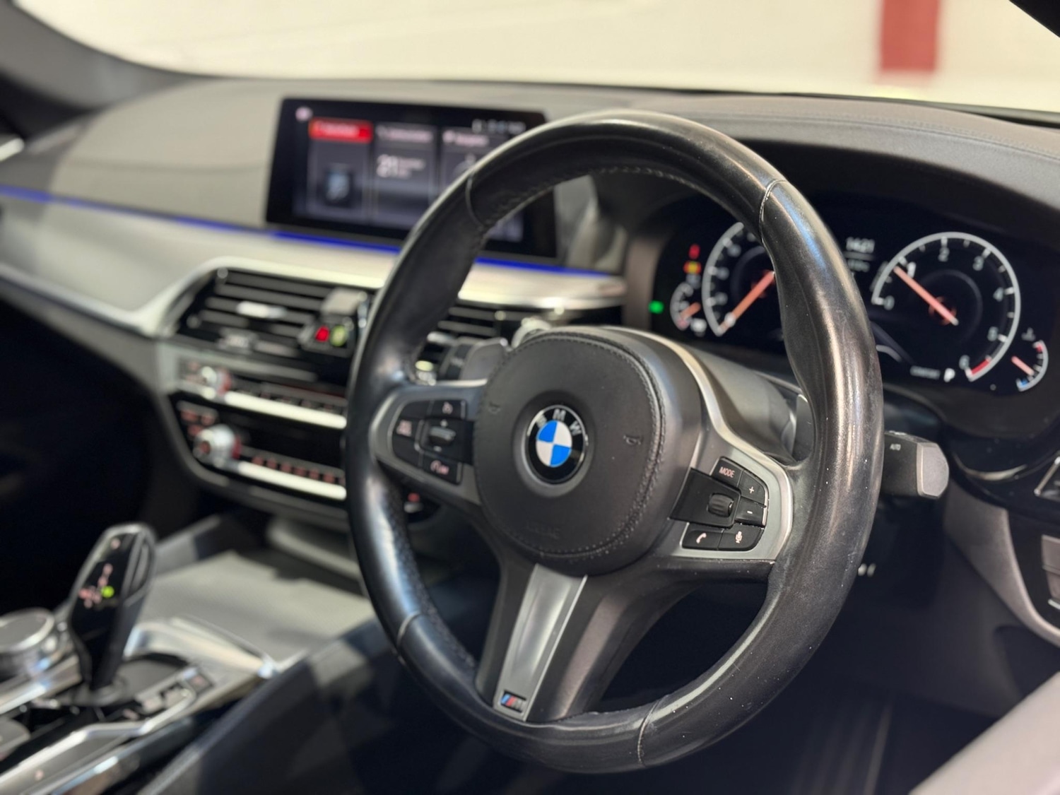 Used MINI Hatch 2019 for sale - 76765664: Photo 2