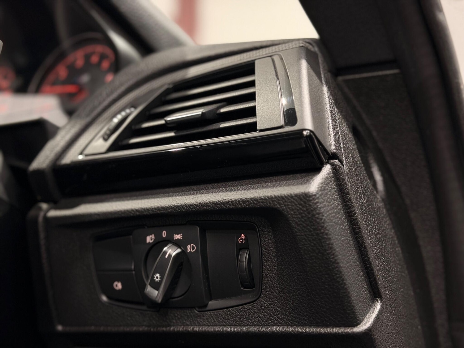 Used BMW M2 2016 for sale - 77993514: Photo 30