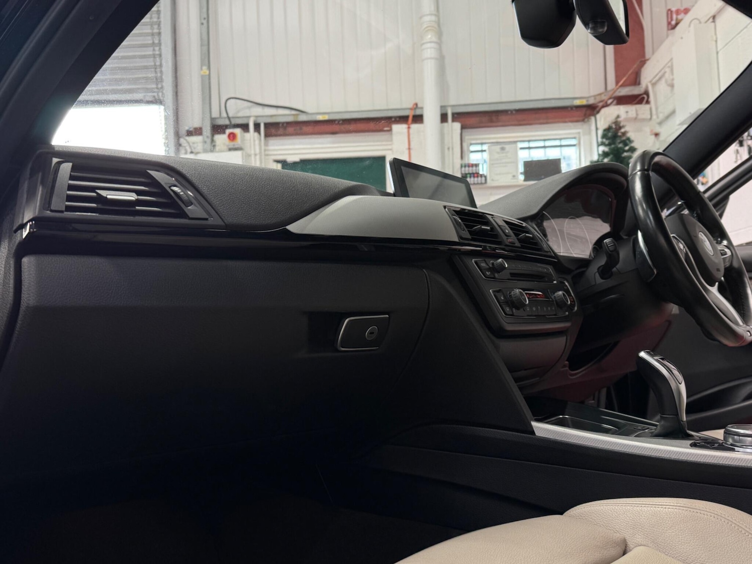 Used BMW 3 Series 2015 for sale - 78100227: Photo 20