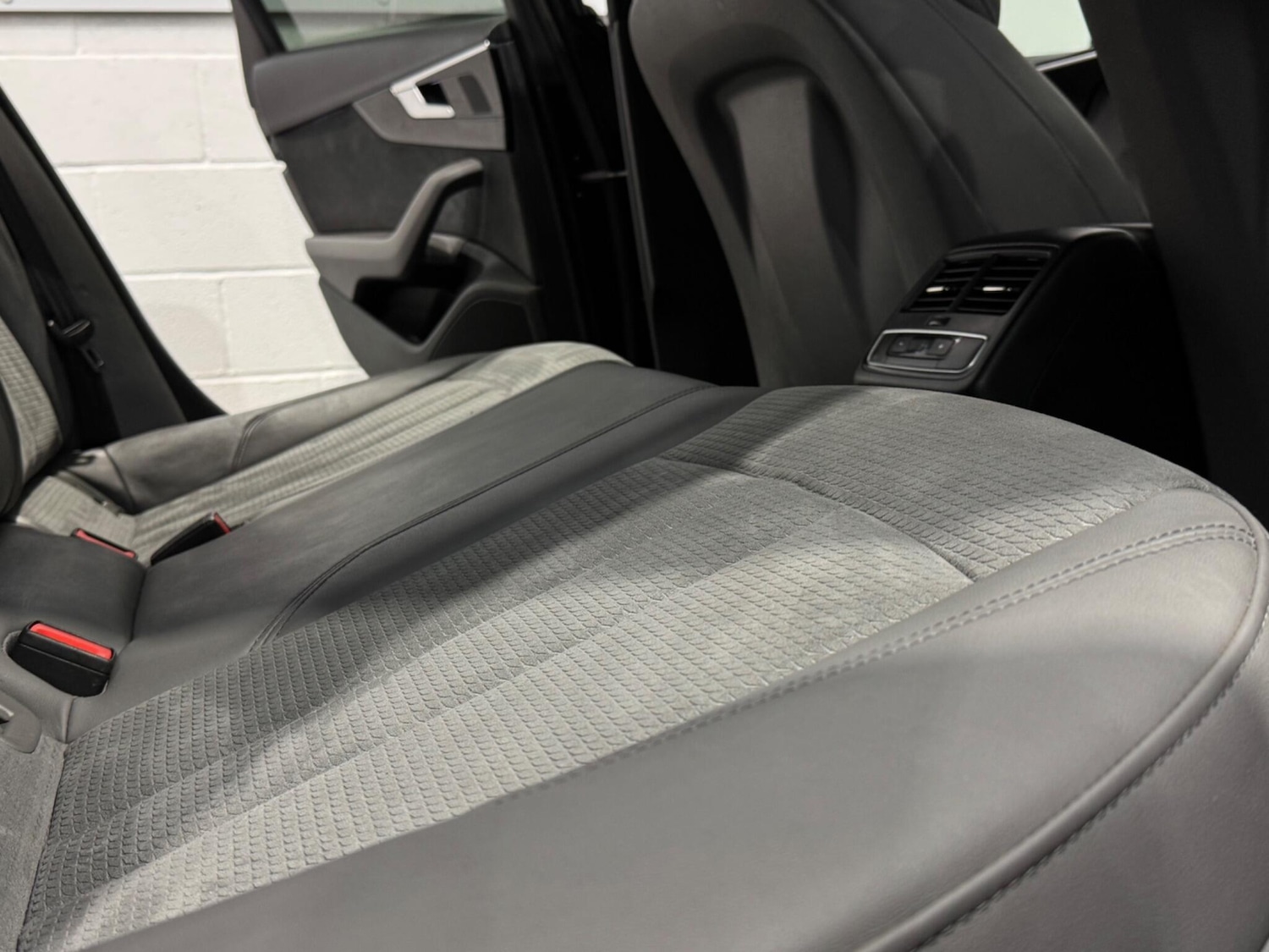 Used Audi A4 for sale - 76994299: Photo 56