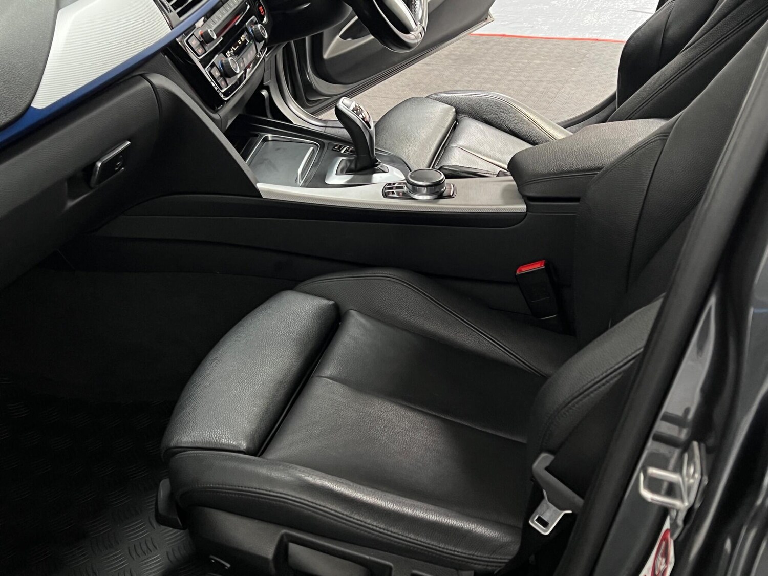 Used BMW 3 Series 2017 for sale - 77142971: Photo 59