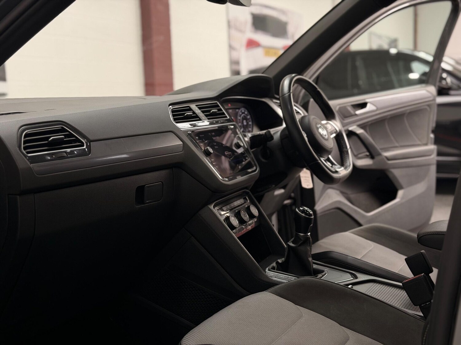 Used Volkswagen Tiguan 2018 for sale - 78058652: Photo 25