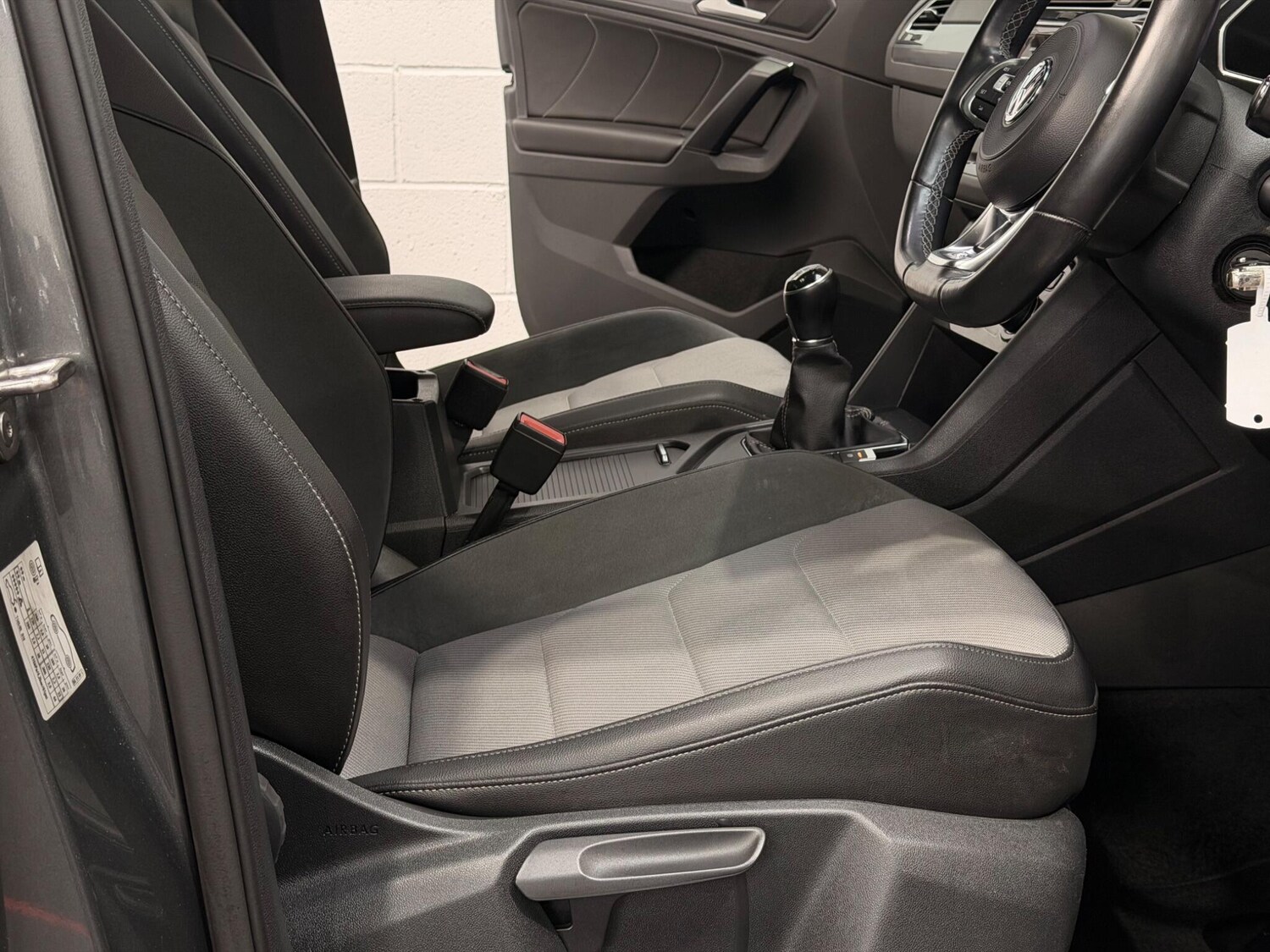 Used Volkswagen Tiguan 2018 for sale - 78058652: Photo 31