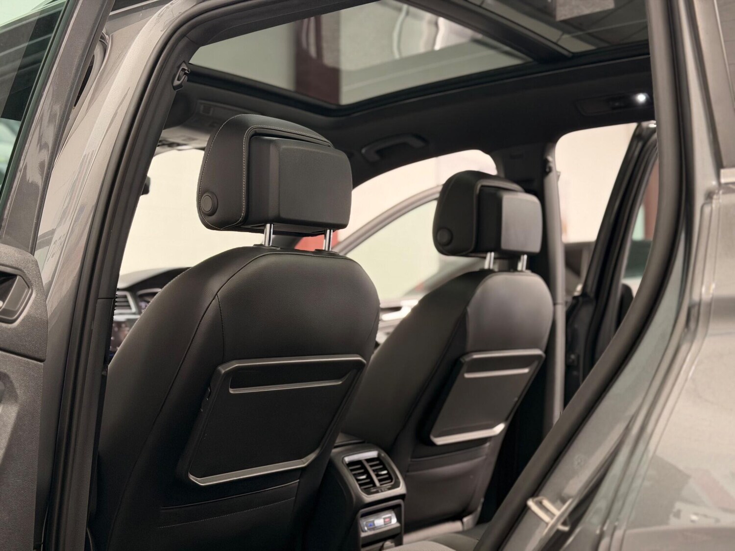 Used Volkswagen Tiguan 2018 for sale - 78058652: Photo 33