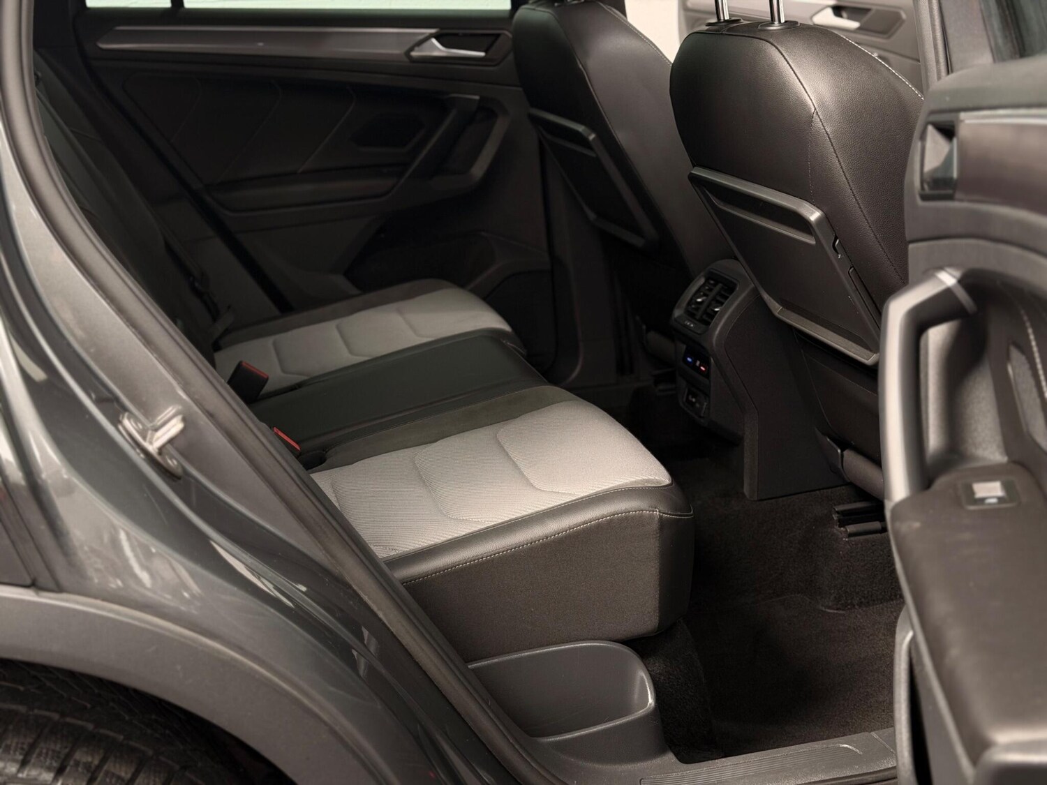 Used Volkswagen Tiguan 2018 for sale - 78058652: Photo 34