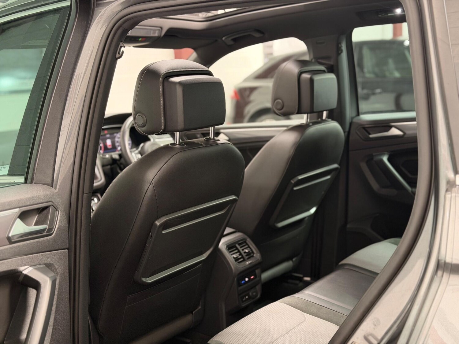 Used Volkswagen Tiguan 2018 for sale - 78058652: Photo 35