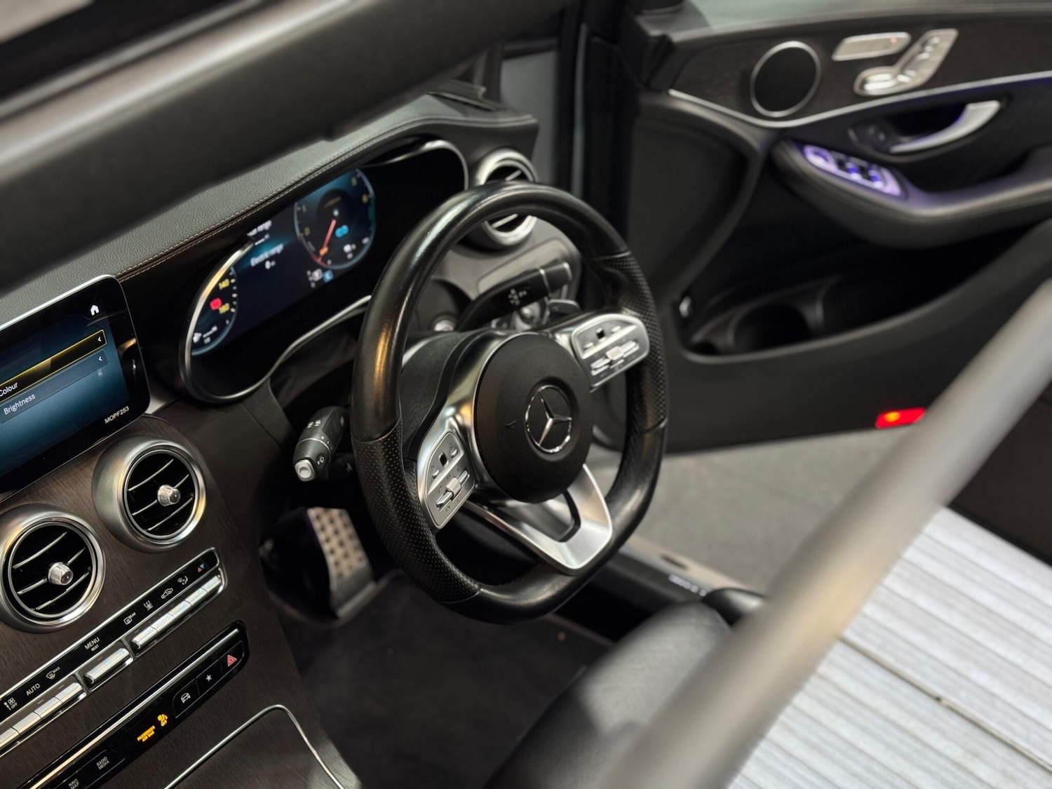 Used Mercedes-Benz GLC 2021 for sale - 76839959: Photo 11