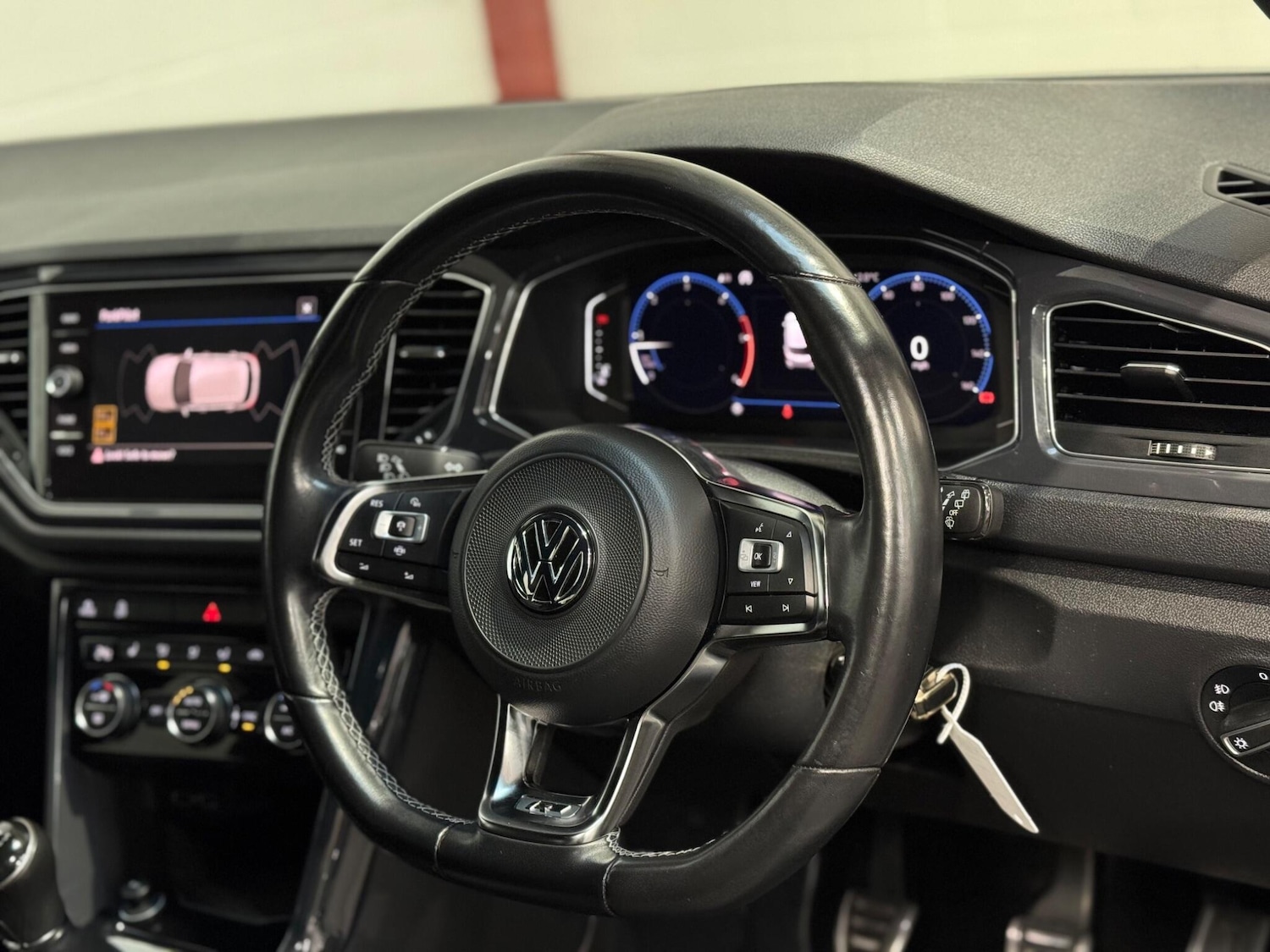Used Volkswagen T-Roc 2019 for sale - 77016813: Photo 11