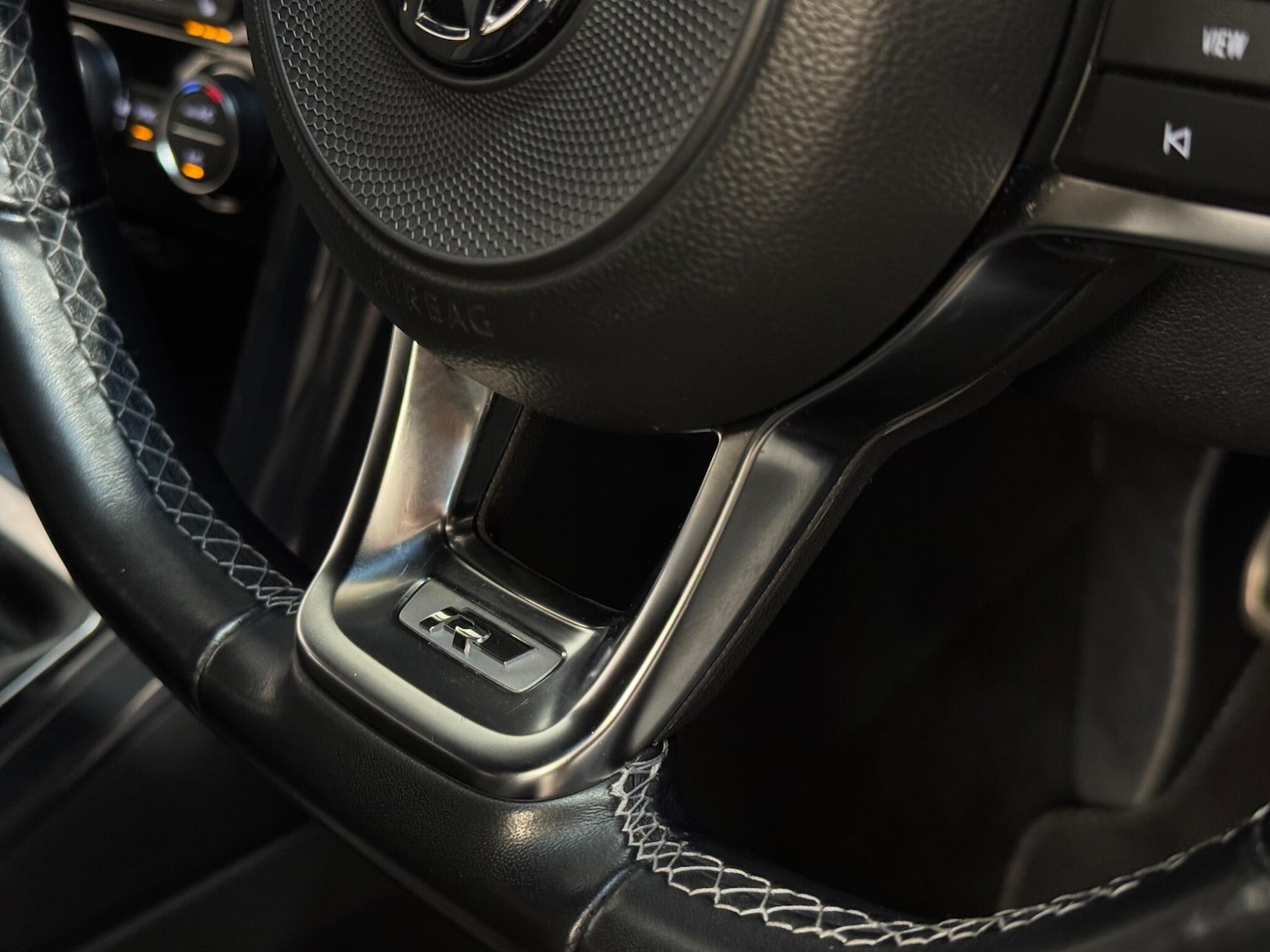 Used Volkswagen T-Roc 2019 for sale - 77016813: Photo 12