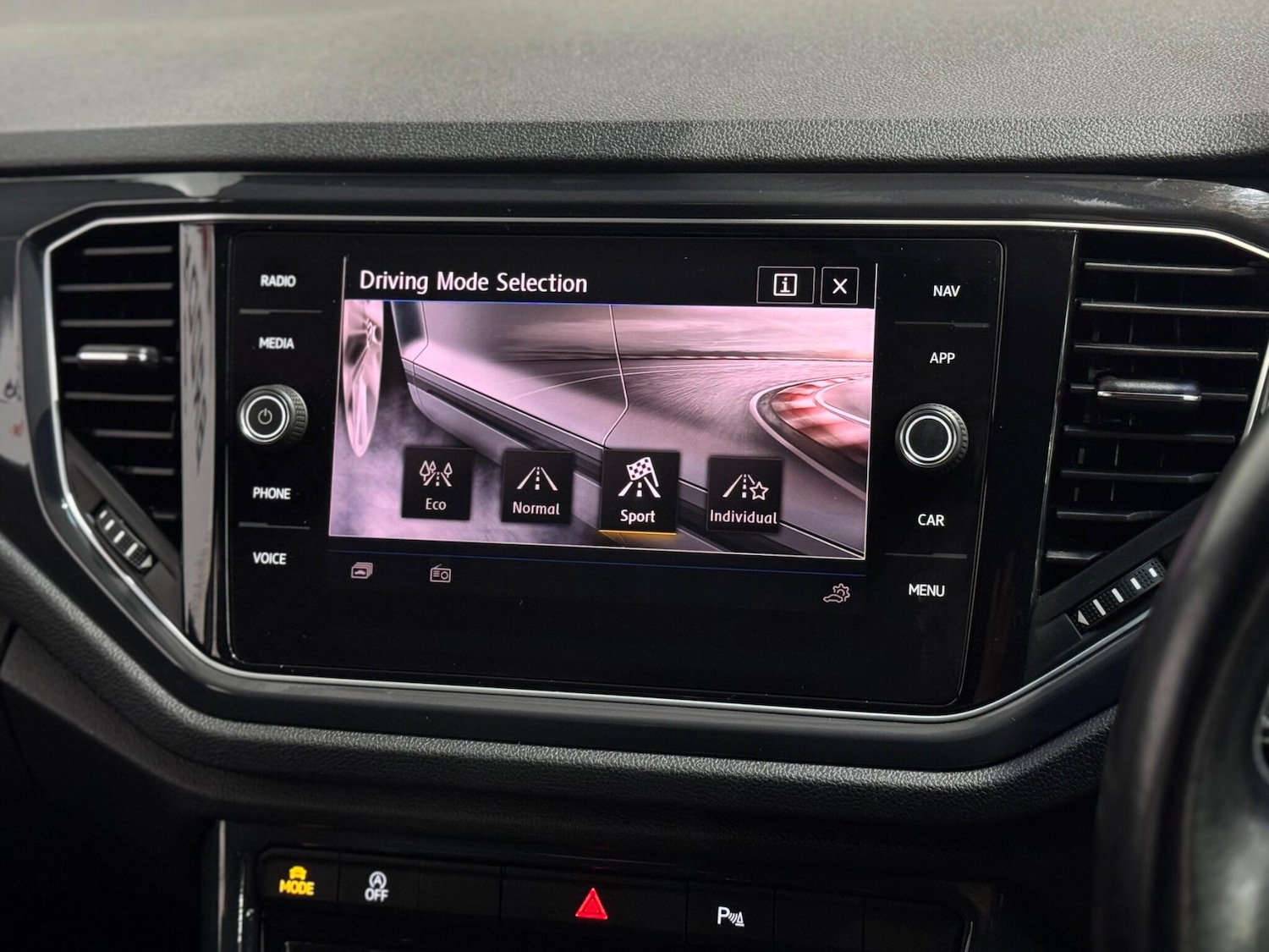 Used Volkswagen T-Roc 2019 for sale - 77016813: Photo 17