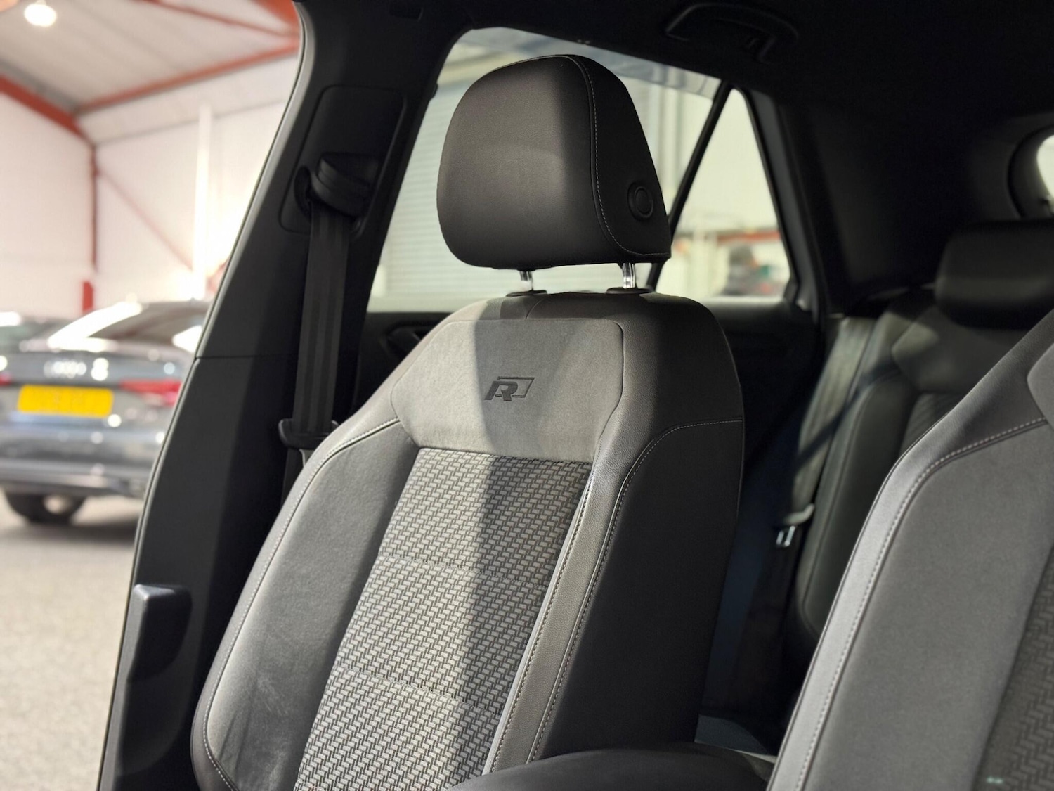 Used Volkswagen T-Roc 2019 for sale - 77016813: Photo 19