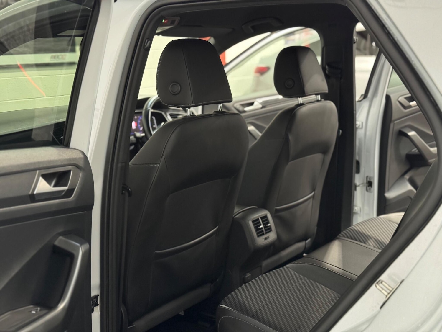 Used Volkswagen T-Roc 2019 for sale - 77016813: Photo 27