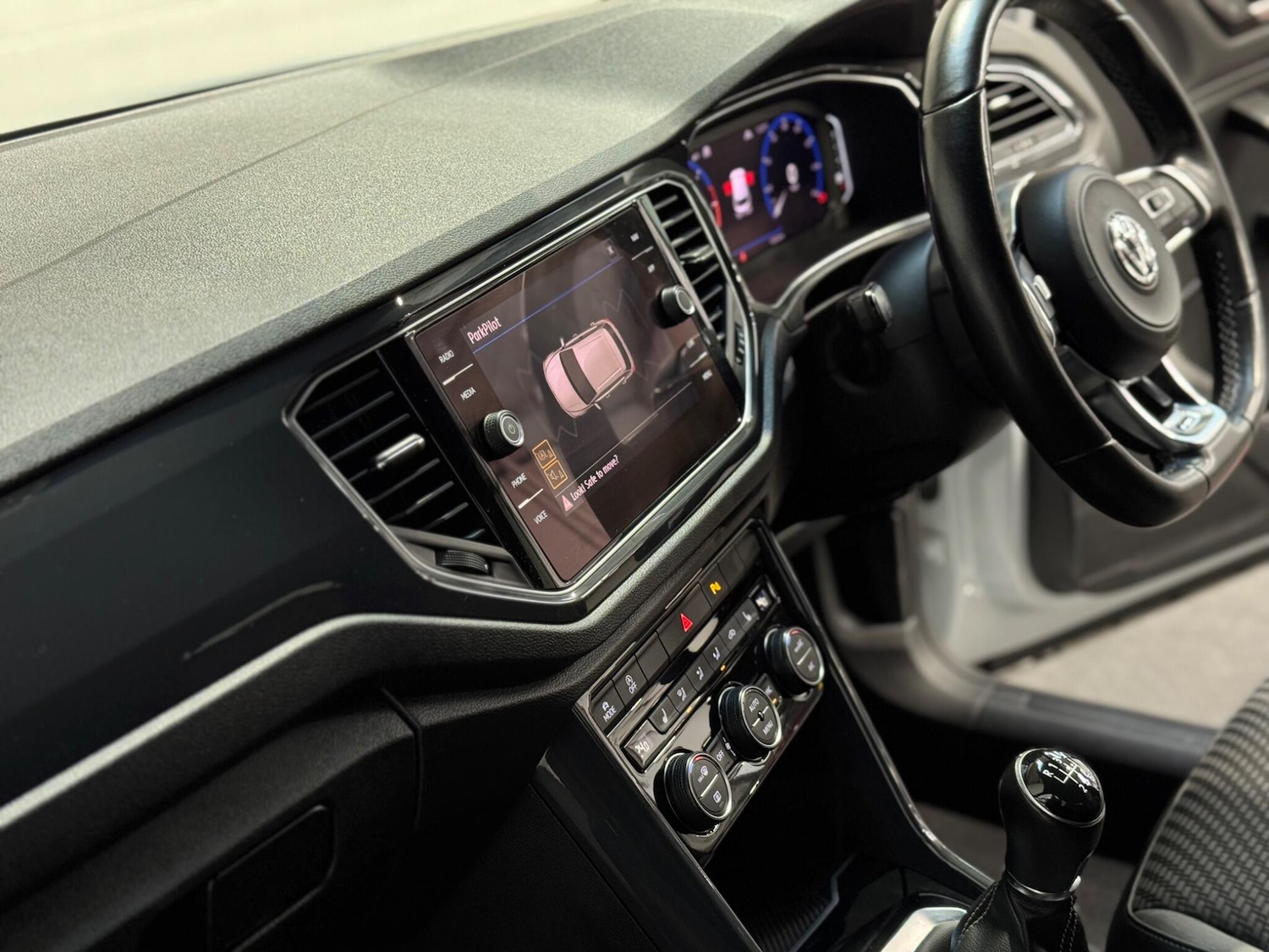 Used Volkswagen T-Roc 2019 for sale - 77016813: Photo 29