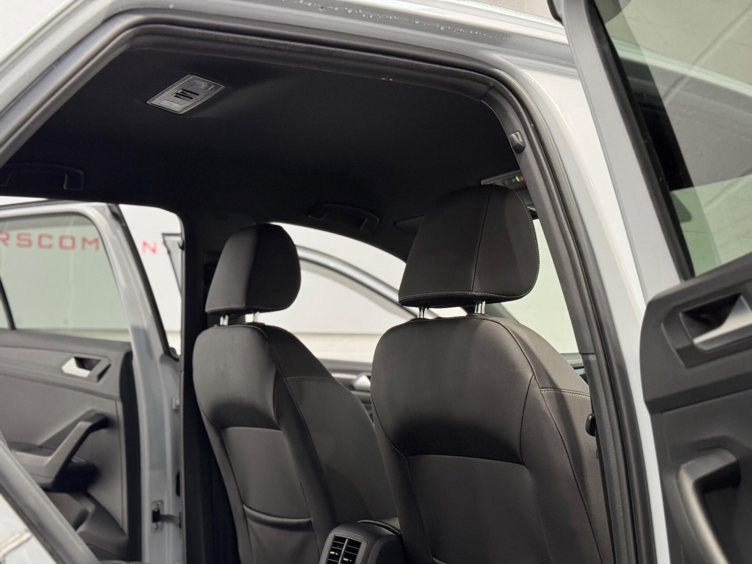 Used Volkswagen T-Roc 2019 for sale - 77016813: Photo 30