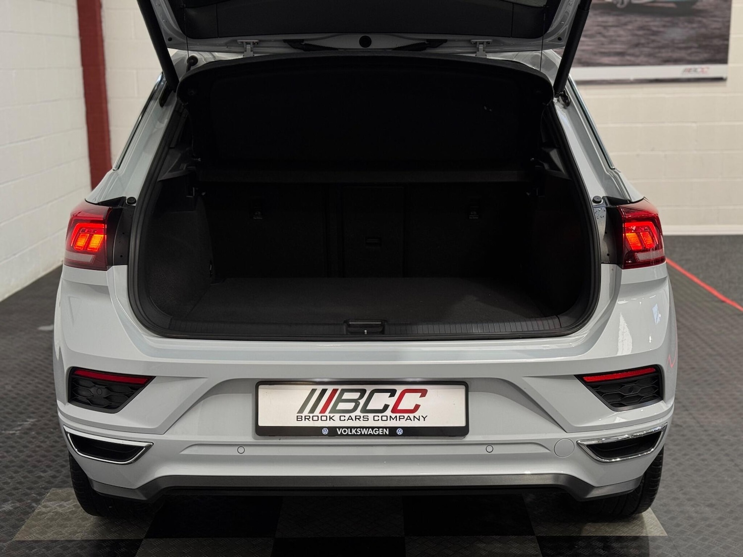 Used Volkswagen T-Roc 2019 for sale - 77016813: Photo 31