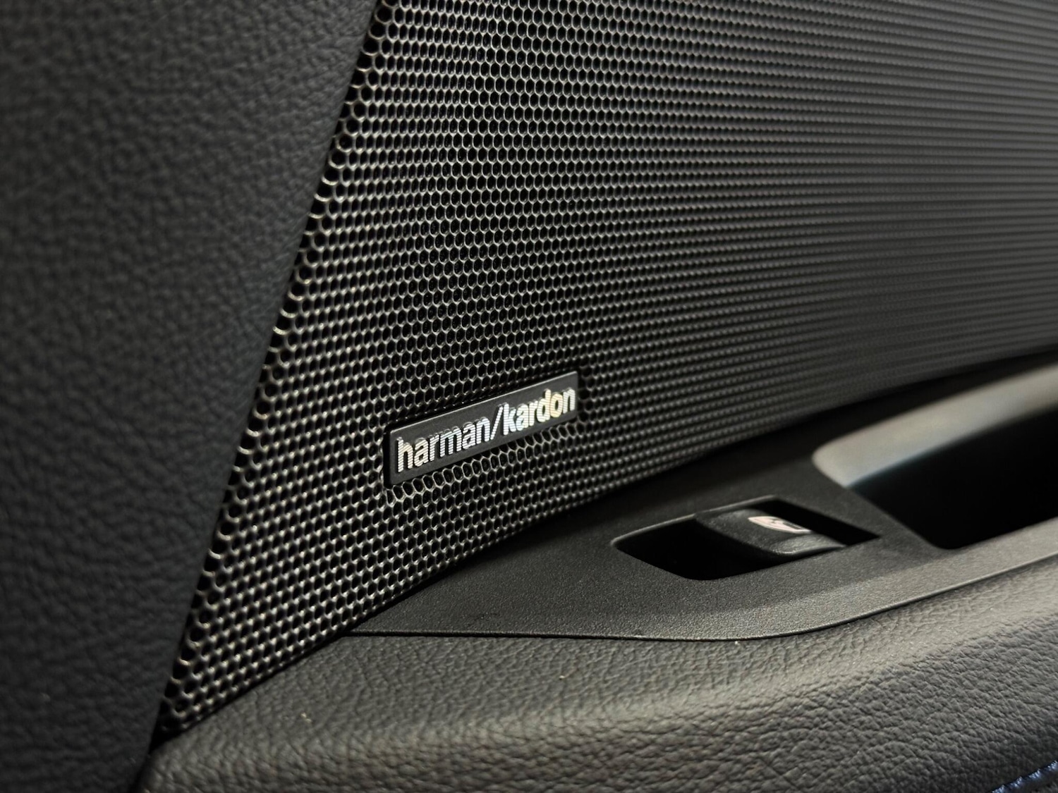 Used BMW i4 2022 for sale - 76608005: Photo 28