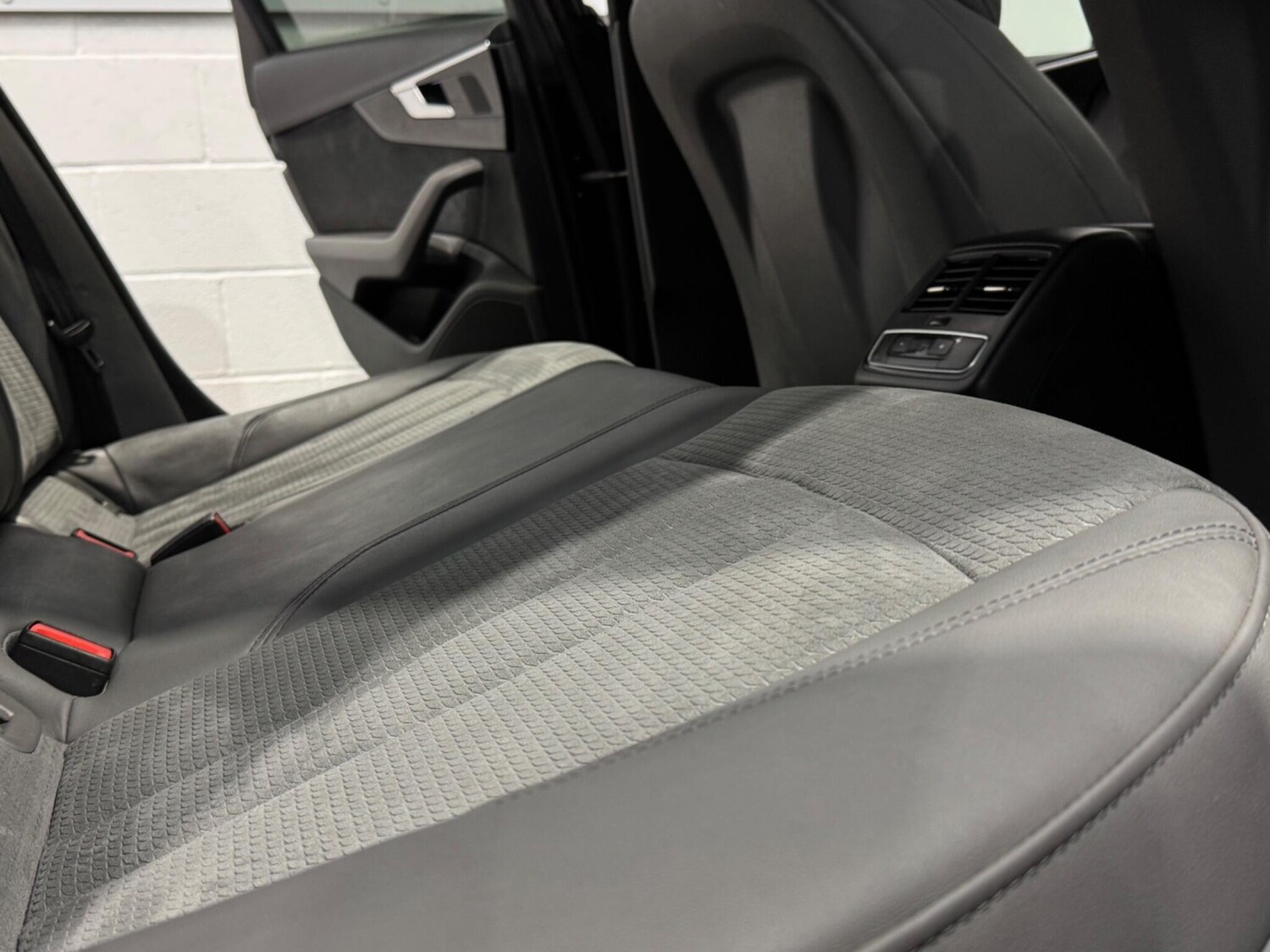 Used Audi A4 2023 for sale - 76377407: Photo 46