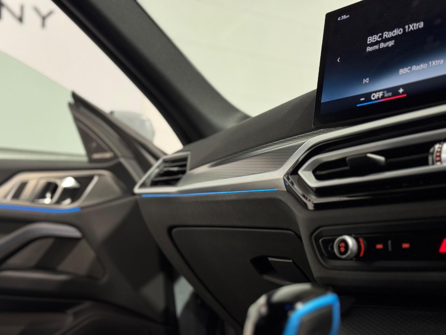 Used BMW i4 2022 for sale - 76457477: Photo 65