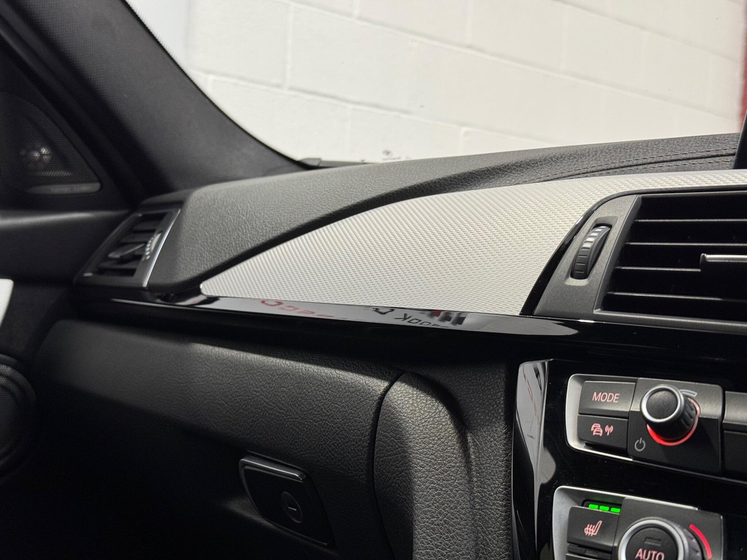 Used BMW 3 Series 2017 for sale - 76371409: Photo 40