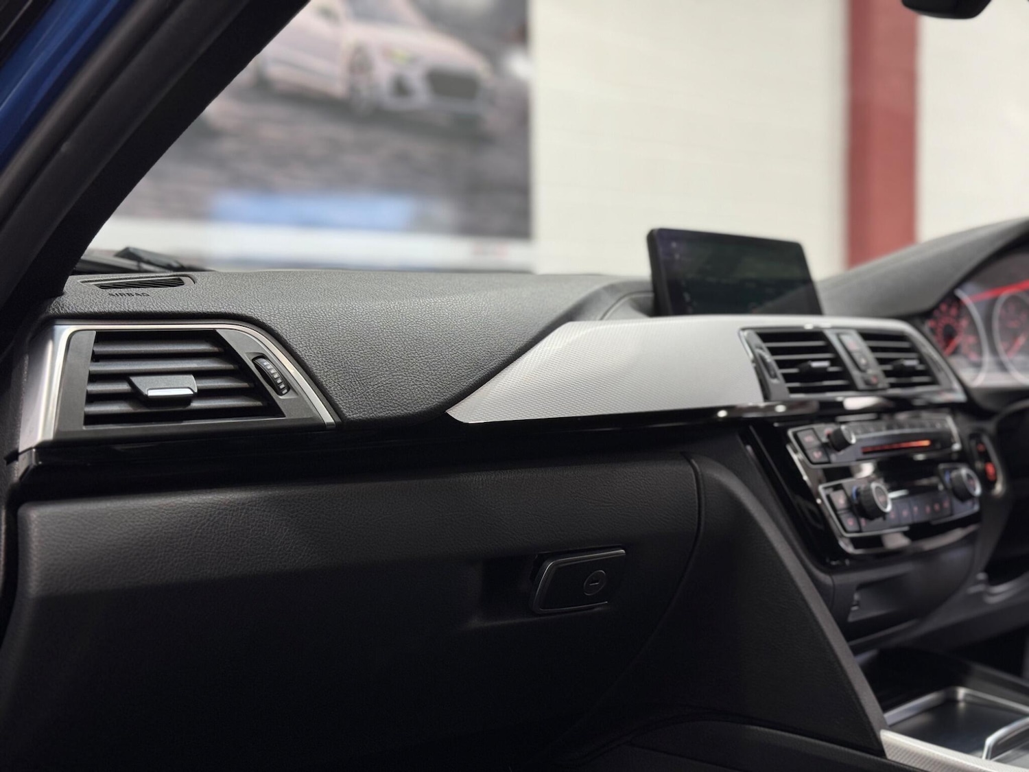 Used BMW 3 Series 2017 for sale - 76371409: Photo 76