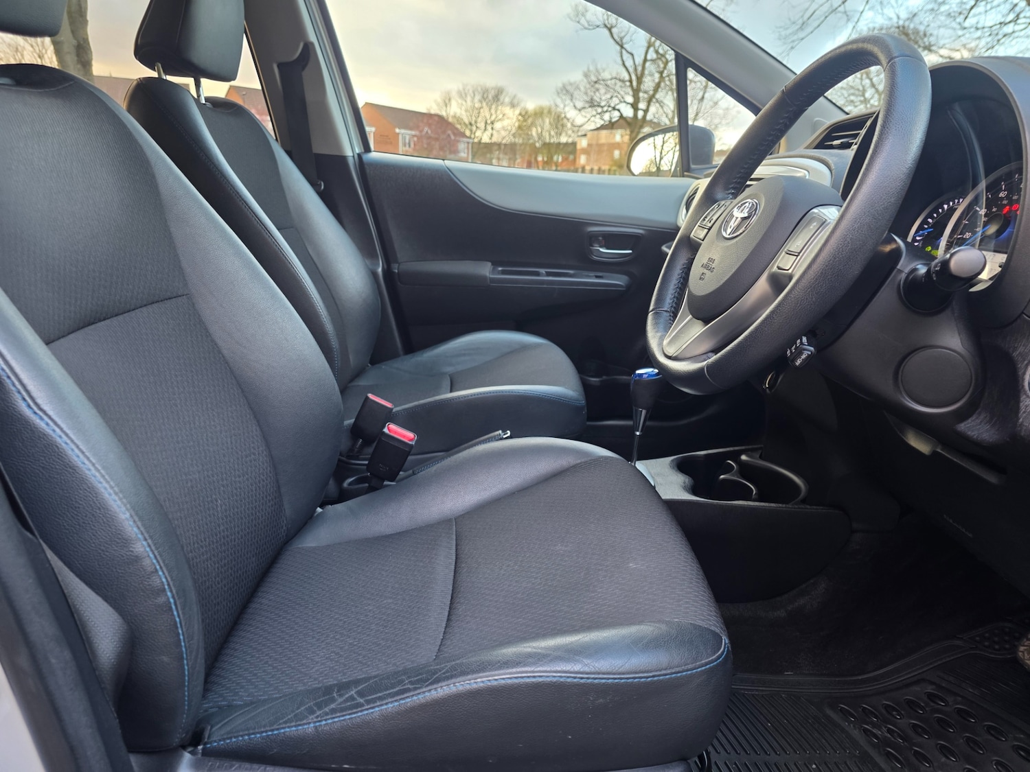 Used Toyota Yaris 2014 for sale - 78102567: Photo 32