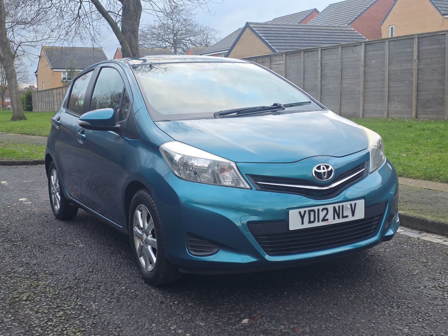 Used Toyota Yaris 2012 for sale - 77292696: Photo 2
