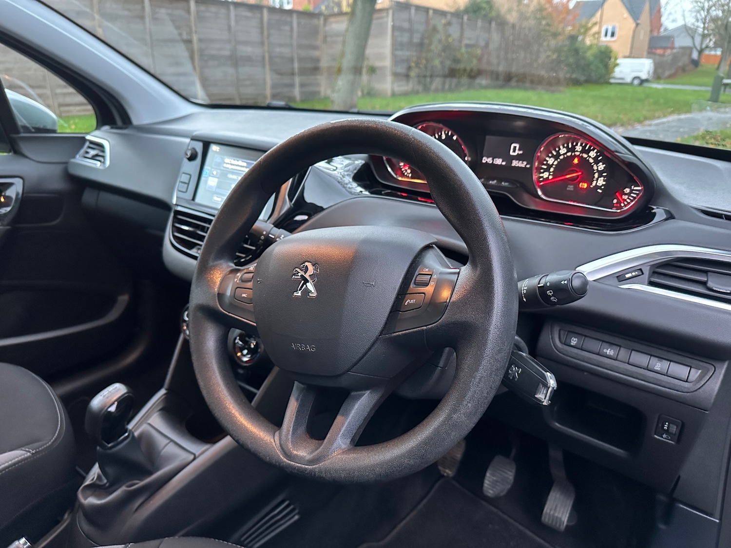 Used Peugeot 208 2015 for sale - 76563912: Photo 13