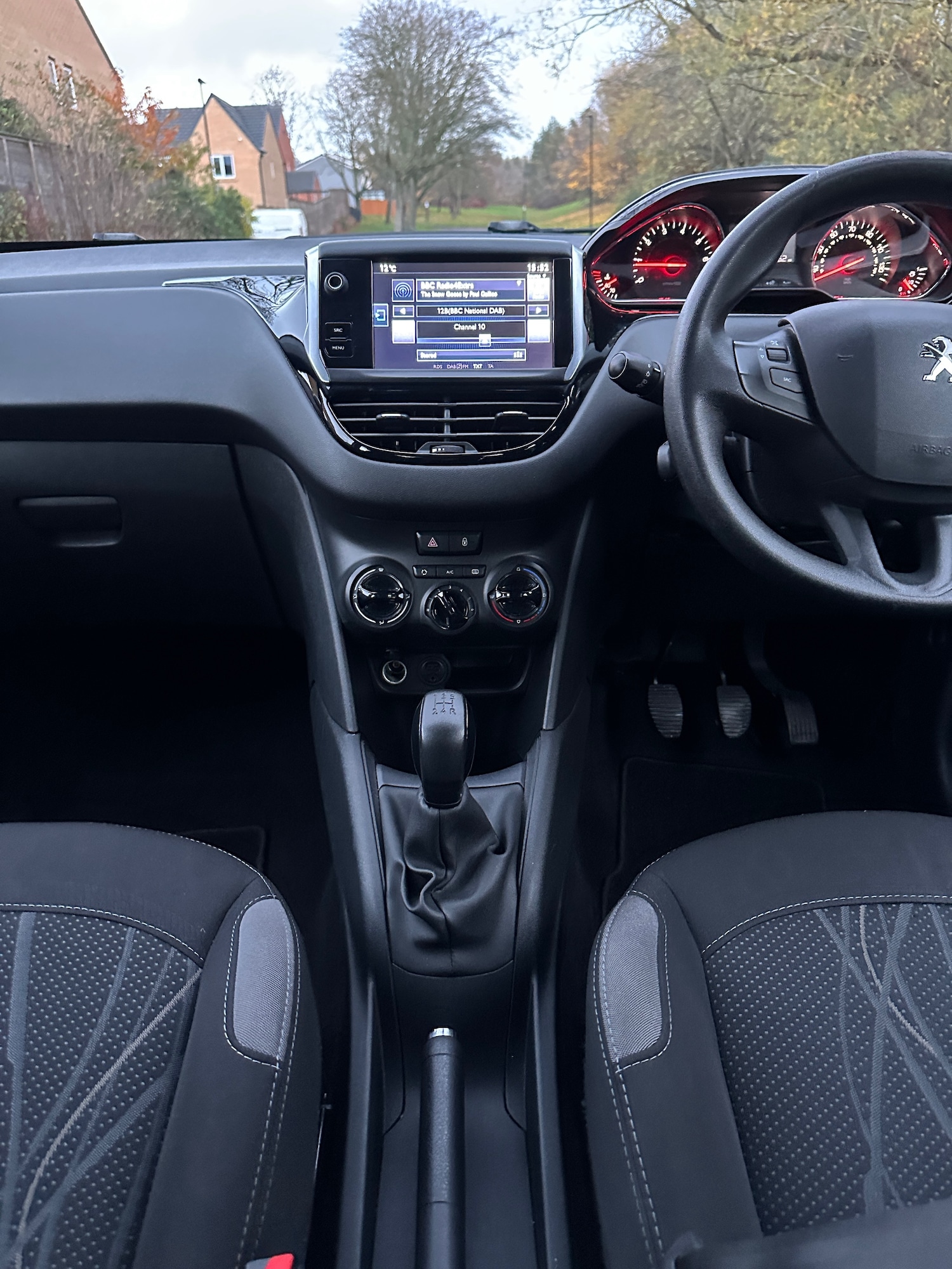 Used Peugeot 208 2015 for sale - 76563912: Photo 14