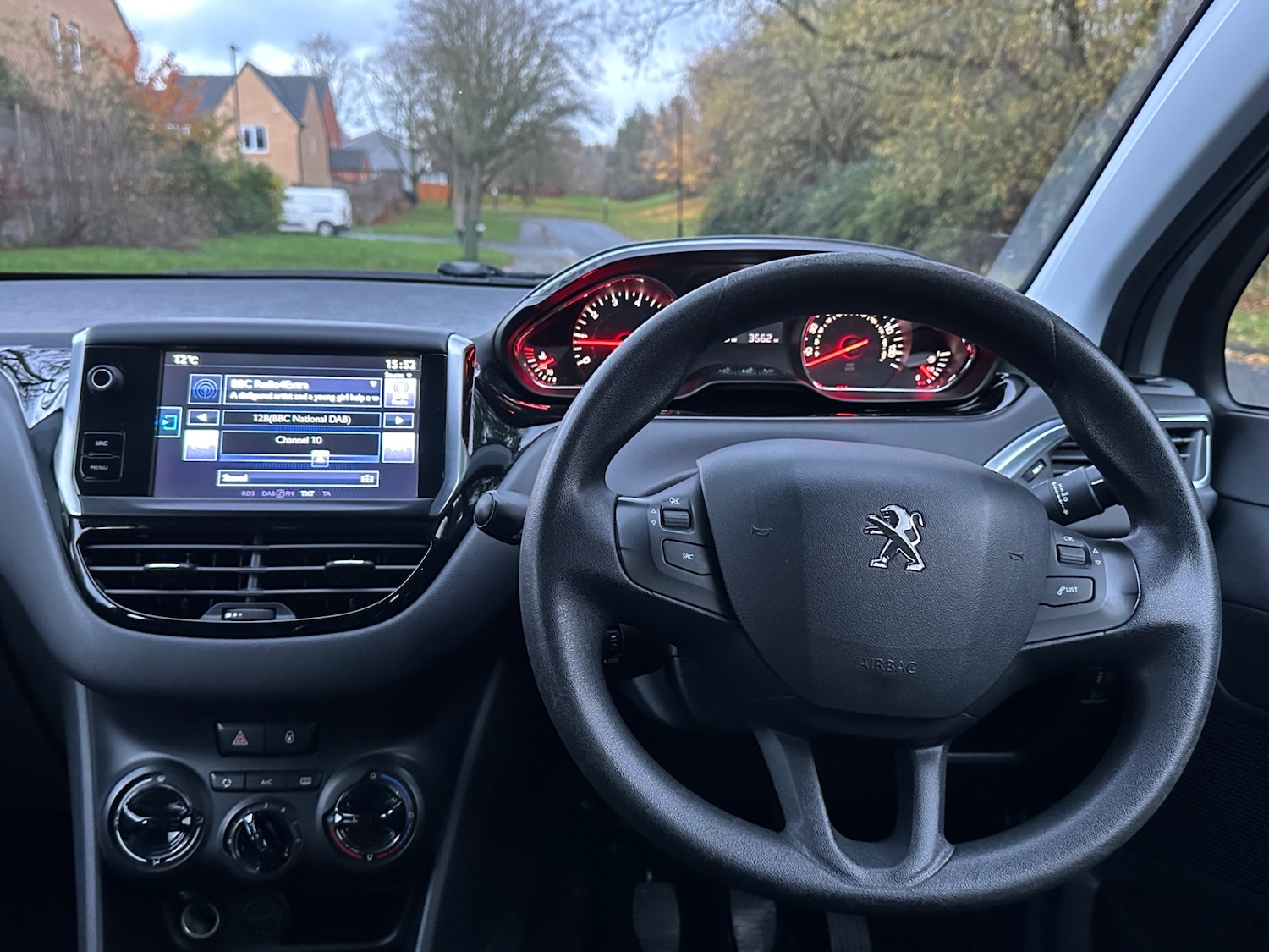 Used Peugeot 208 2015 for sale - 76563912: Photo 20