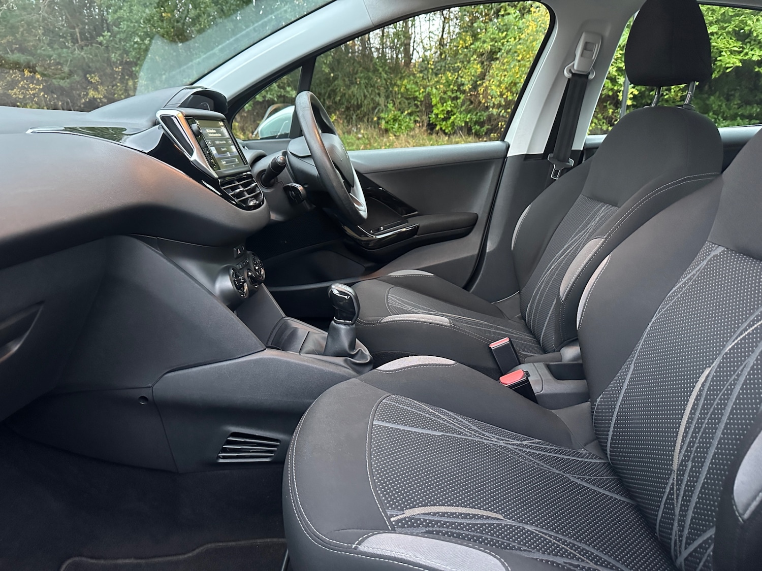 Used Peugeot 208 2015 for sale - 76563912: Photo 31