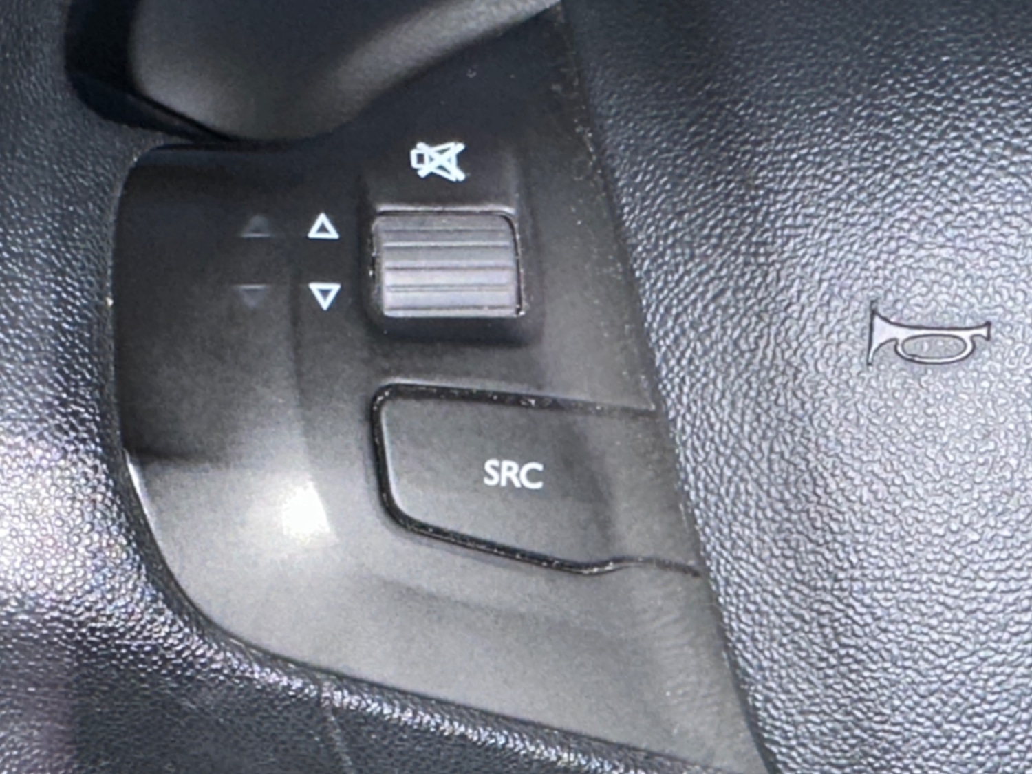 Used Peugeot 208 2015 for sale - 76563912: Photo 42