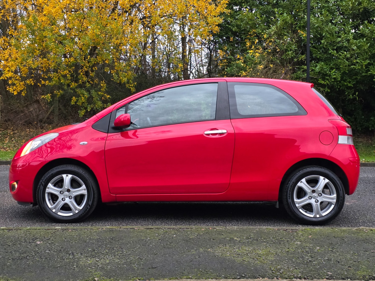 Used Toyota Yaris 2010 for sale - 76939998: Photo 10