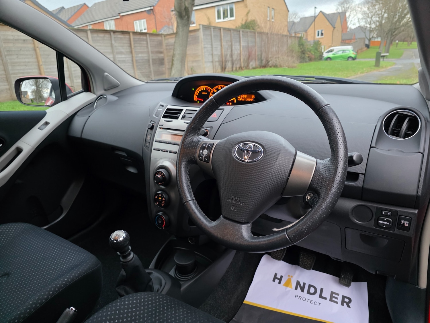 Used Toyota Yaris 2010 for sale - 76939998: Photo 15