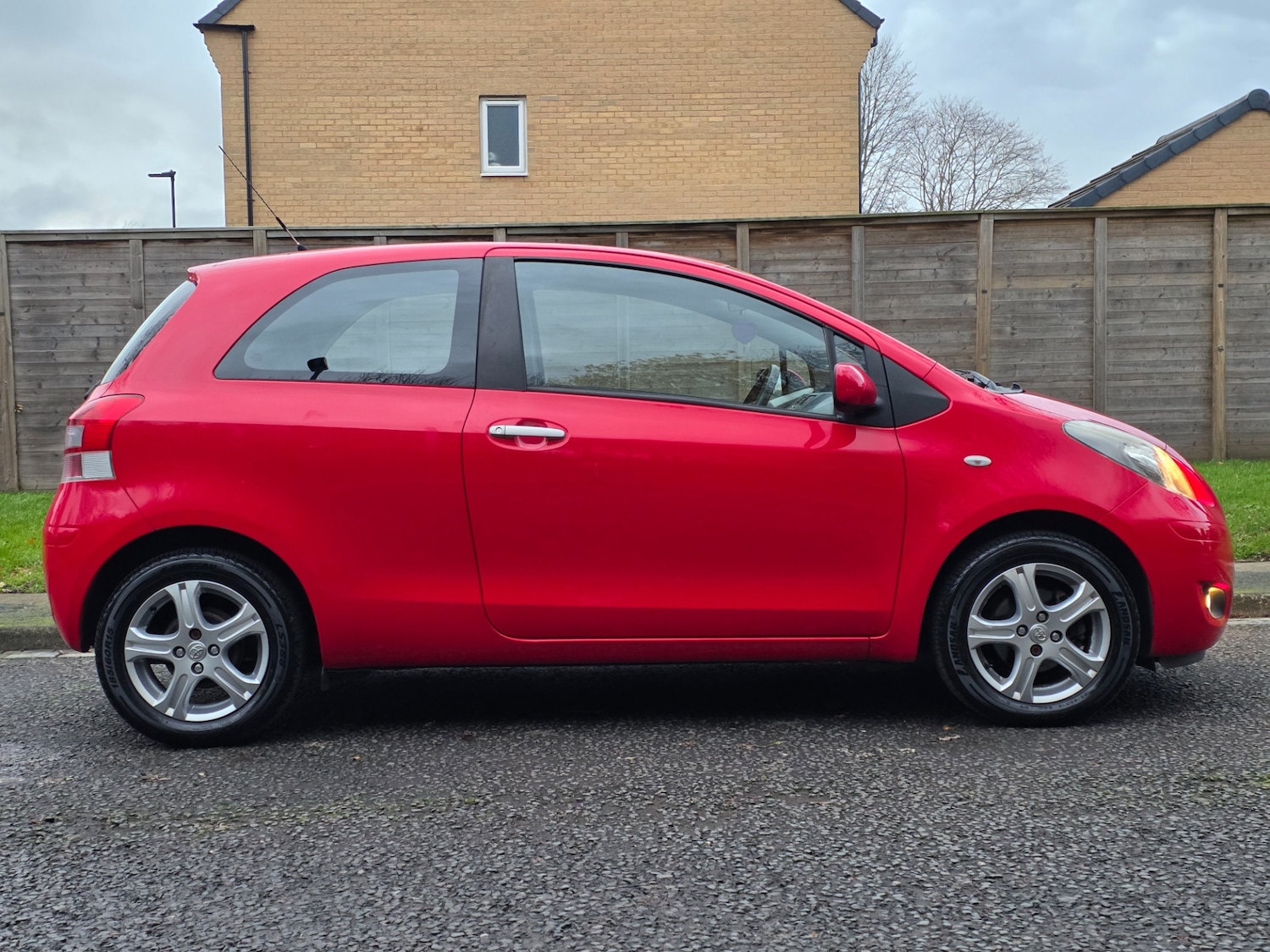 Used Toyota Yaris 2010 for sale - 76939998: Photo 18