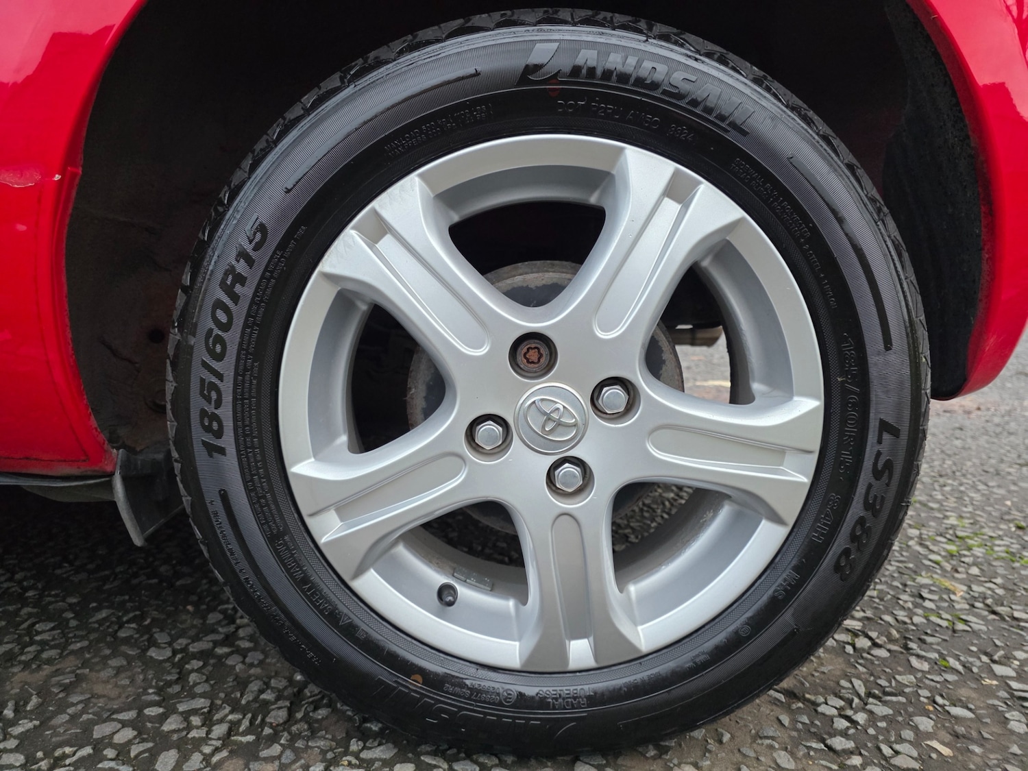 Used Toyota Yaris 2010 for sale - 76939998: Photo 24