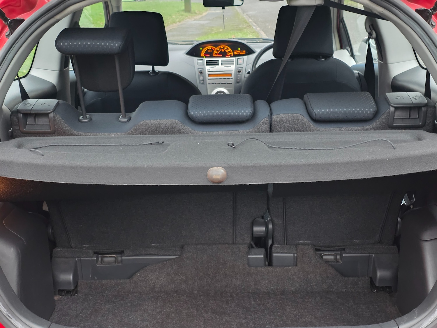 Used Toyota Yaris 2010 for sale - 76939998: Photo 28