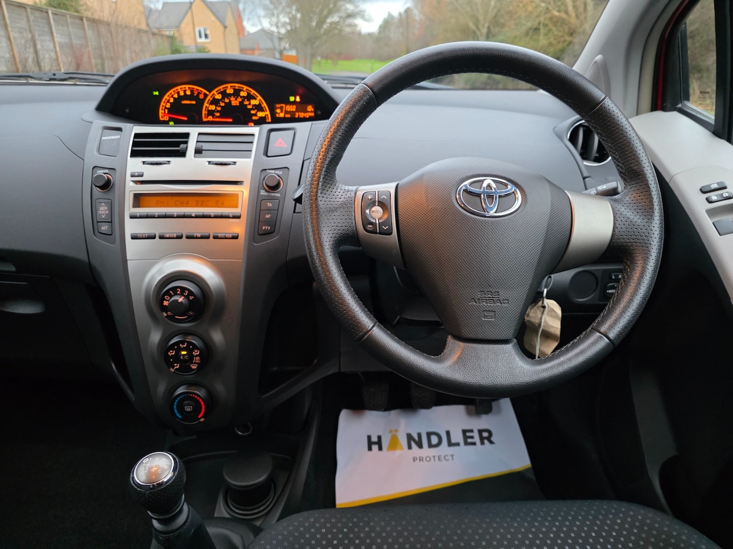 Used Toyota Yaris 2010 for sale - 76939998: Photo 33