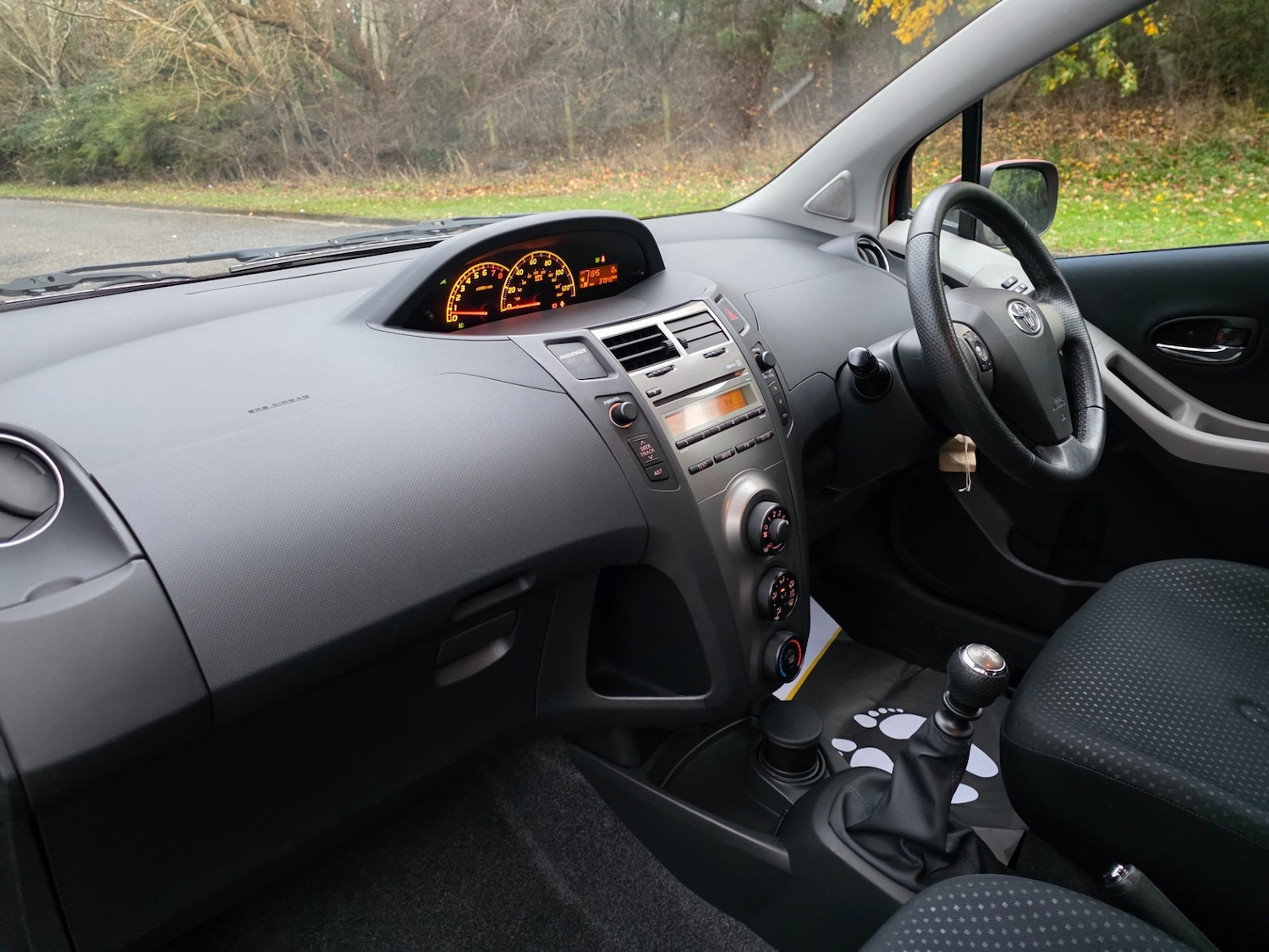 Used Toyota Yaris 2010 for sale - 76939998: Photo 35