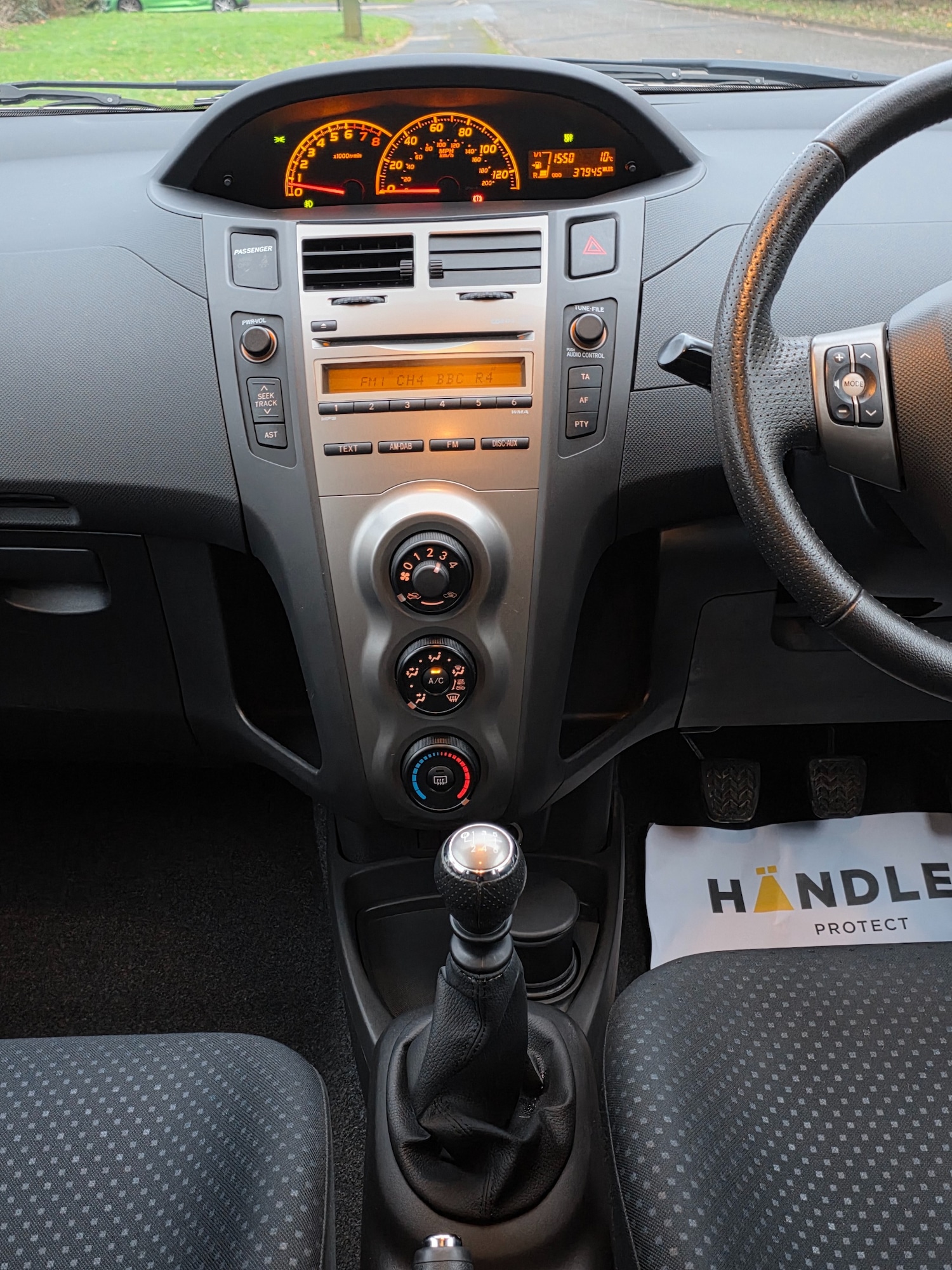 Used Toyota Yaris 2010 for sale - 76939998: Photo 39