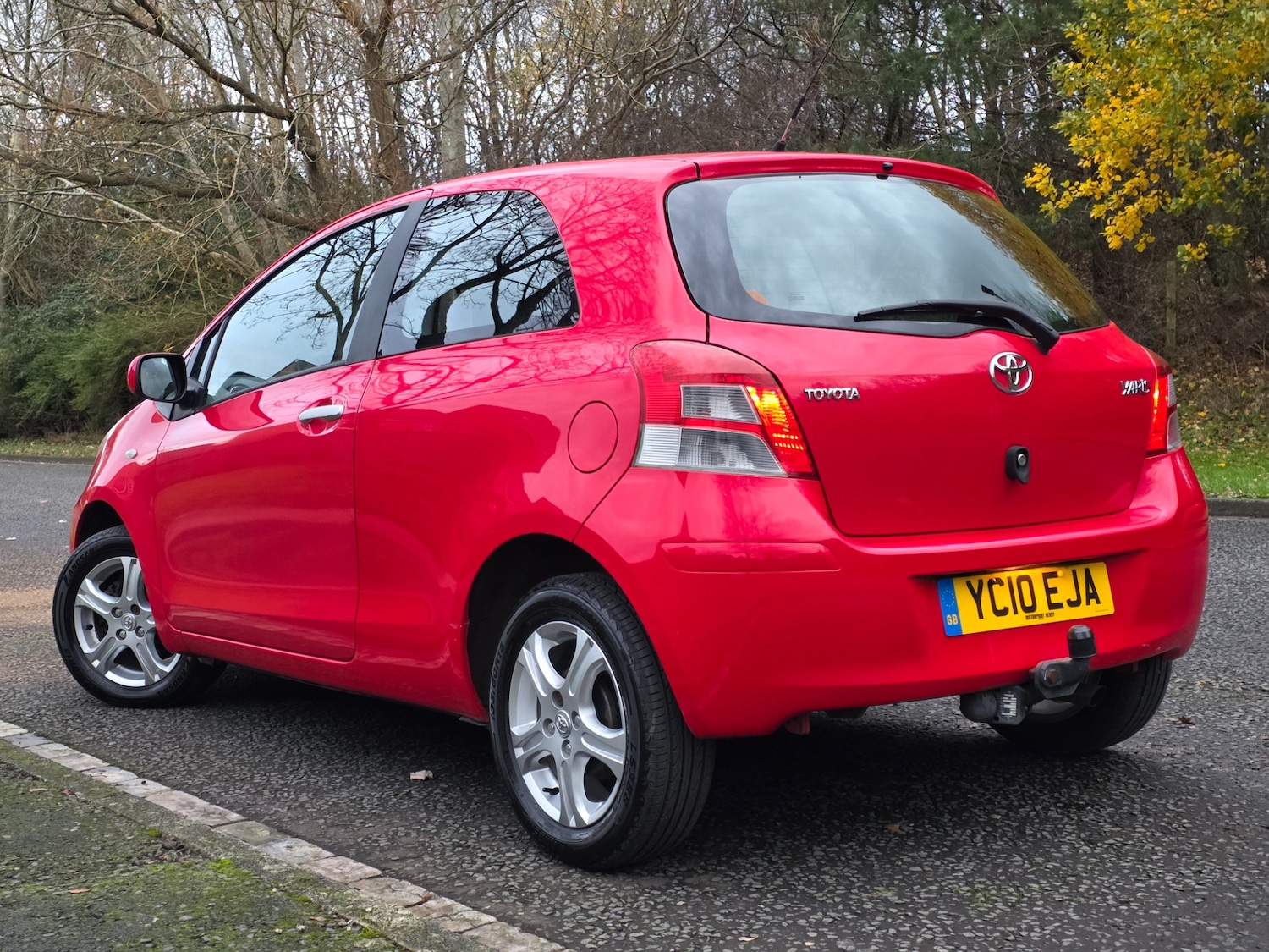 Used Toyota Yaris 2010 for sale - 76939998: Photo 4