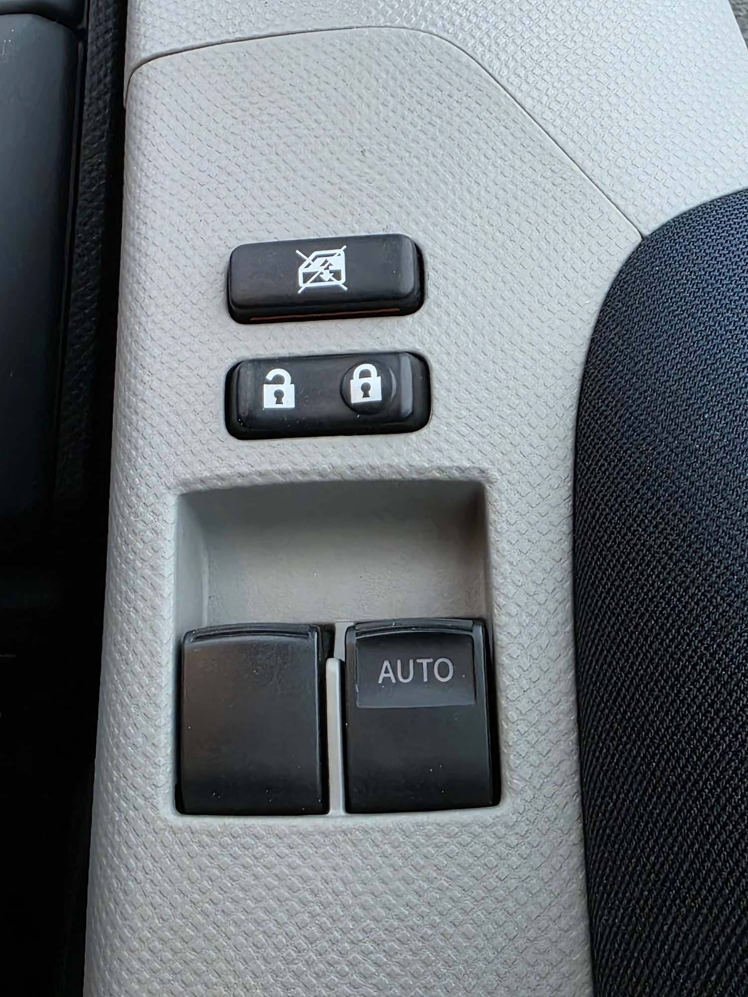 Used Toyota Yaris 2010 for sale - 76939998: Photo 43