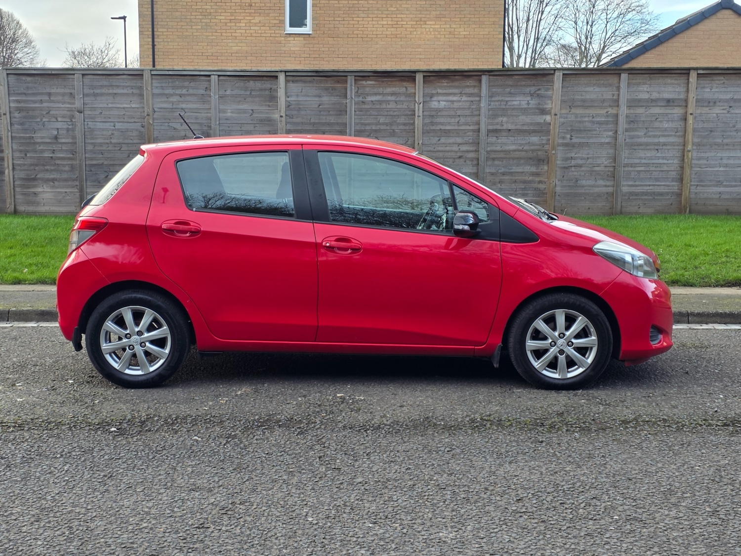 Used Toyota Yaris 2013 for sale - 77823190: Photo 19