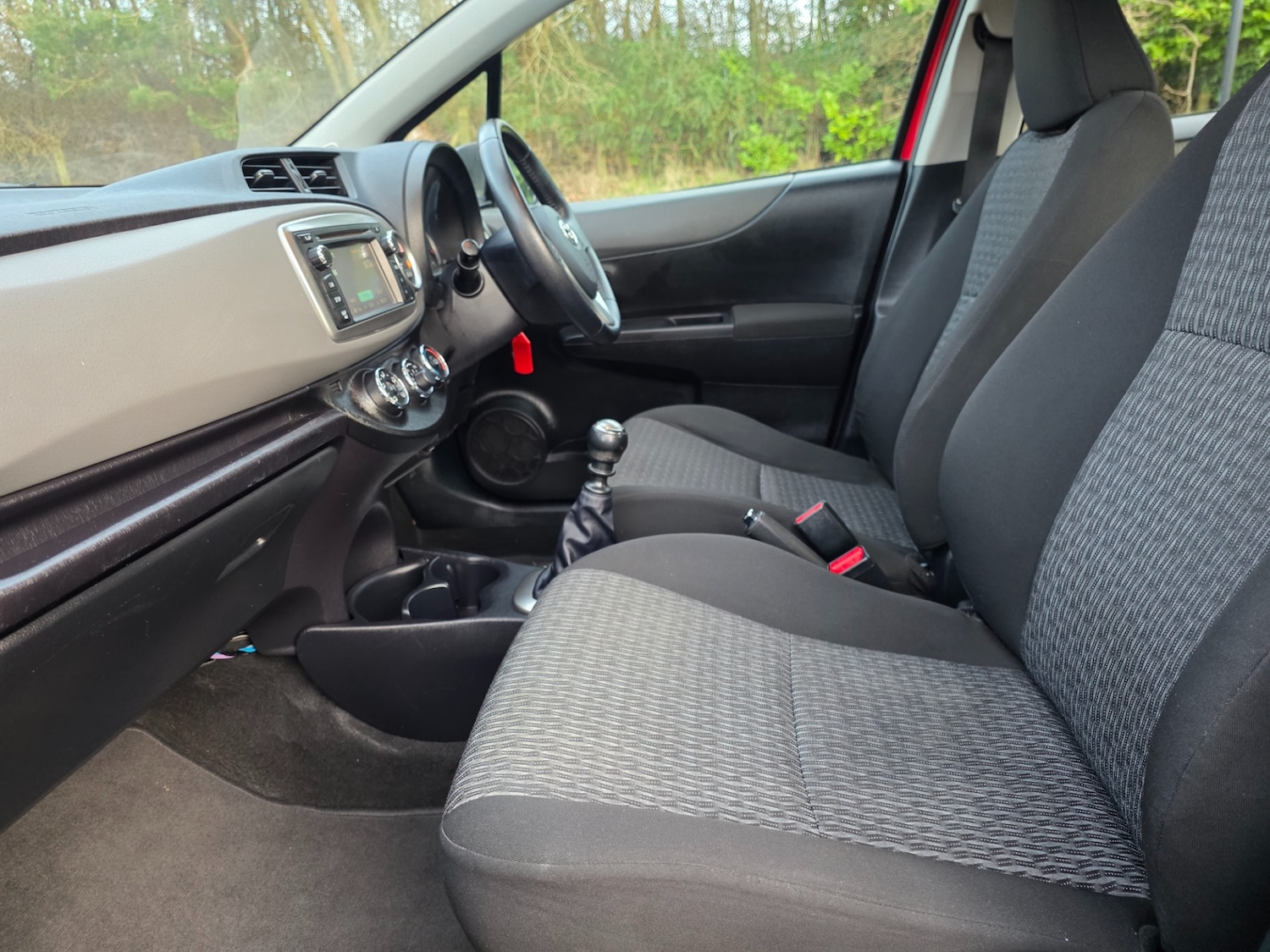 Used Toyota Yaris 2013 for sale - 77823190: Photo 32