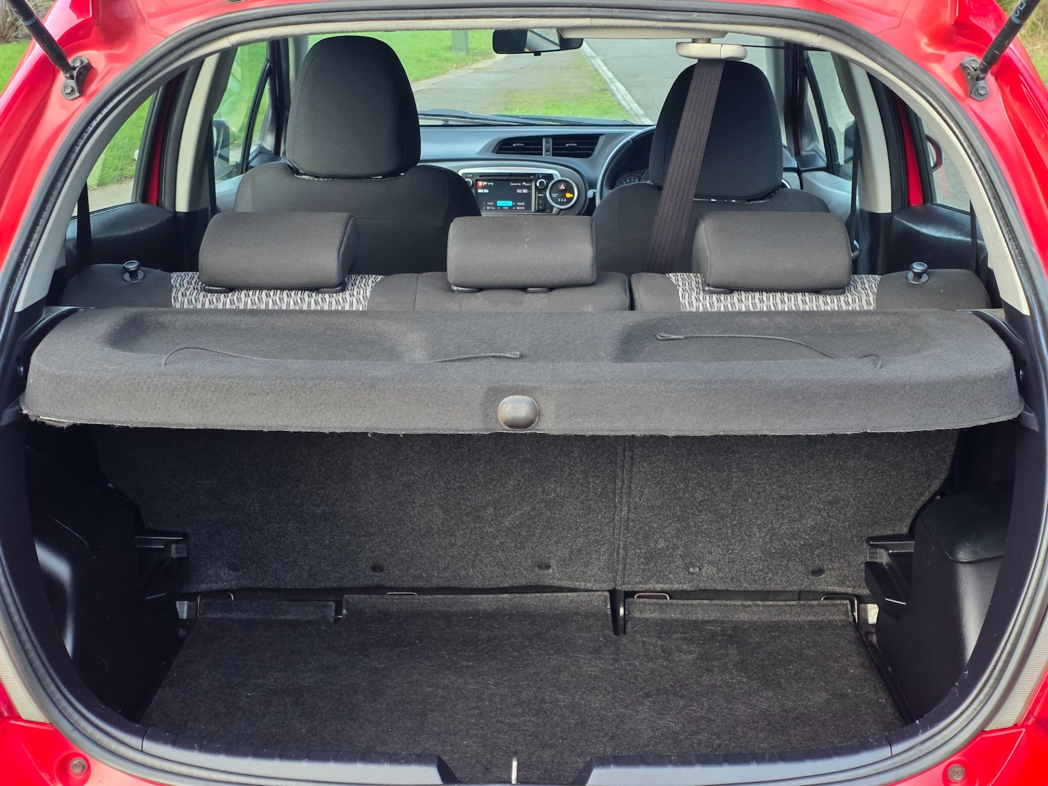 Used Toyota Yaris 2013 for sale - 77823190: Photo 34