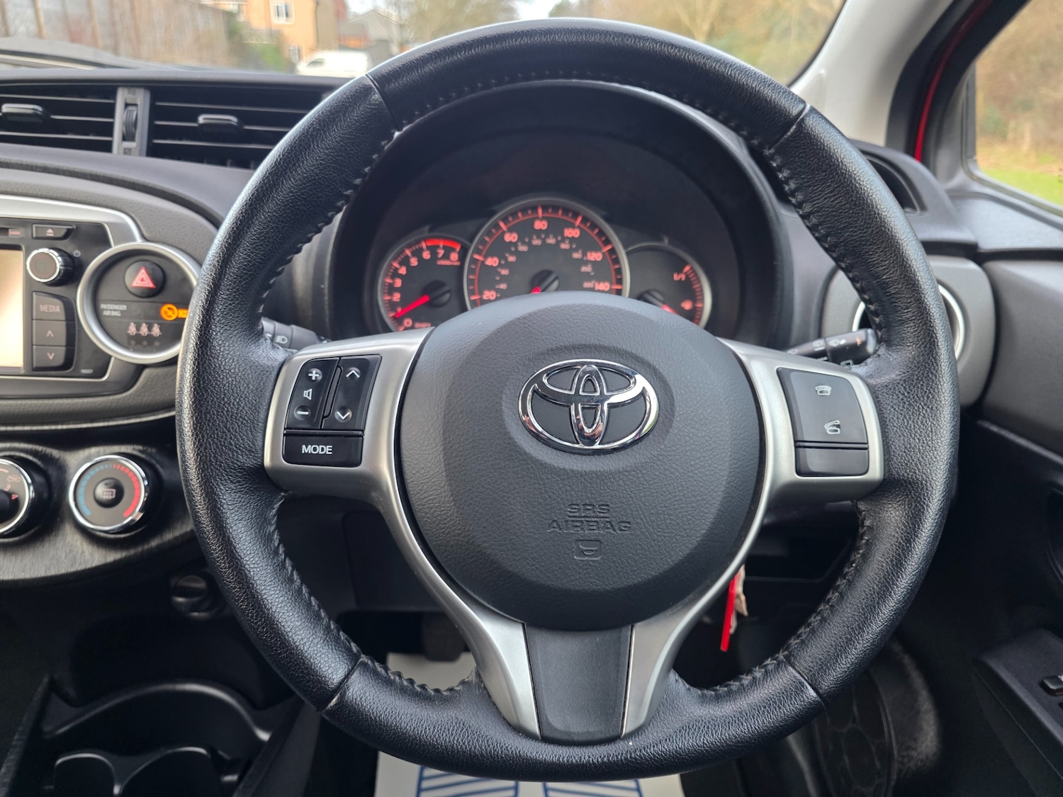 Used Toyota Yaris 2013 for sale - 77823190: Photo 38