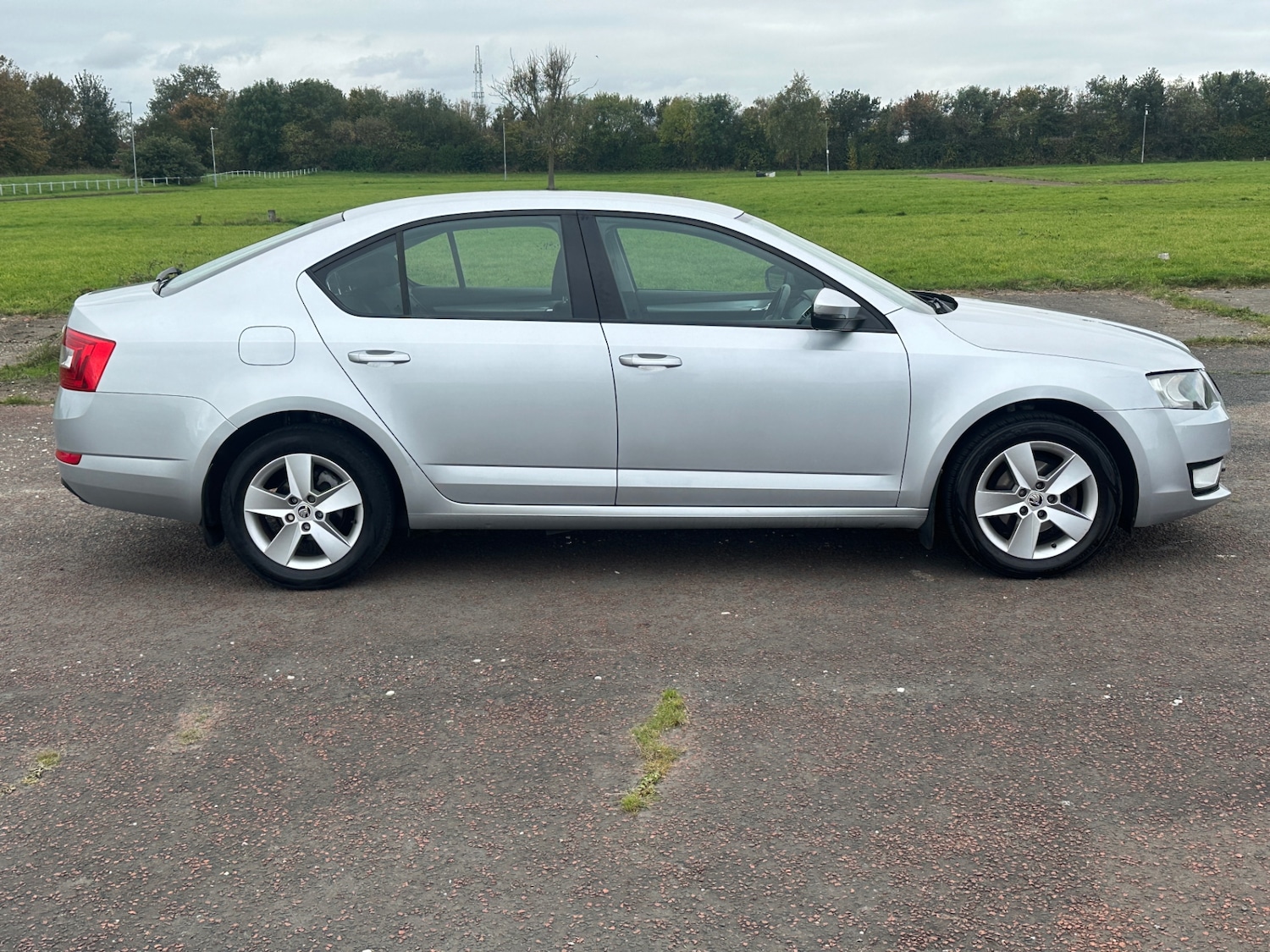 Used Skoda Octavia 2015 for sale - 76329616: Photo 9