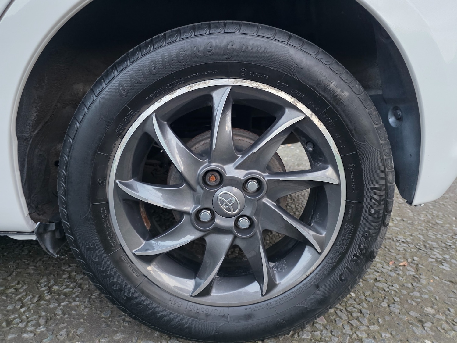 Used Toyota Yaris 2012 for sale - 77599925: Photo 15